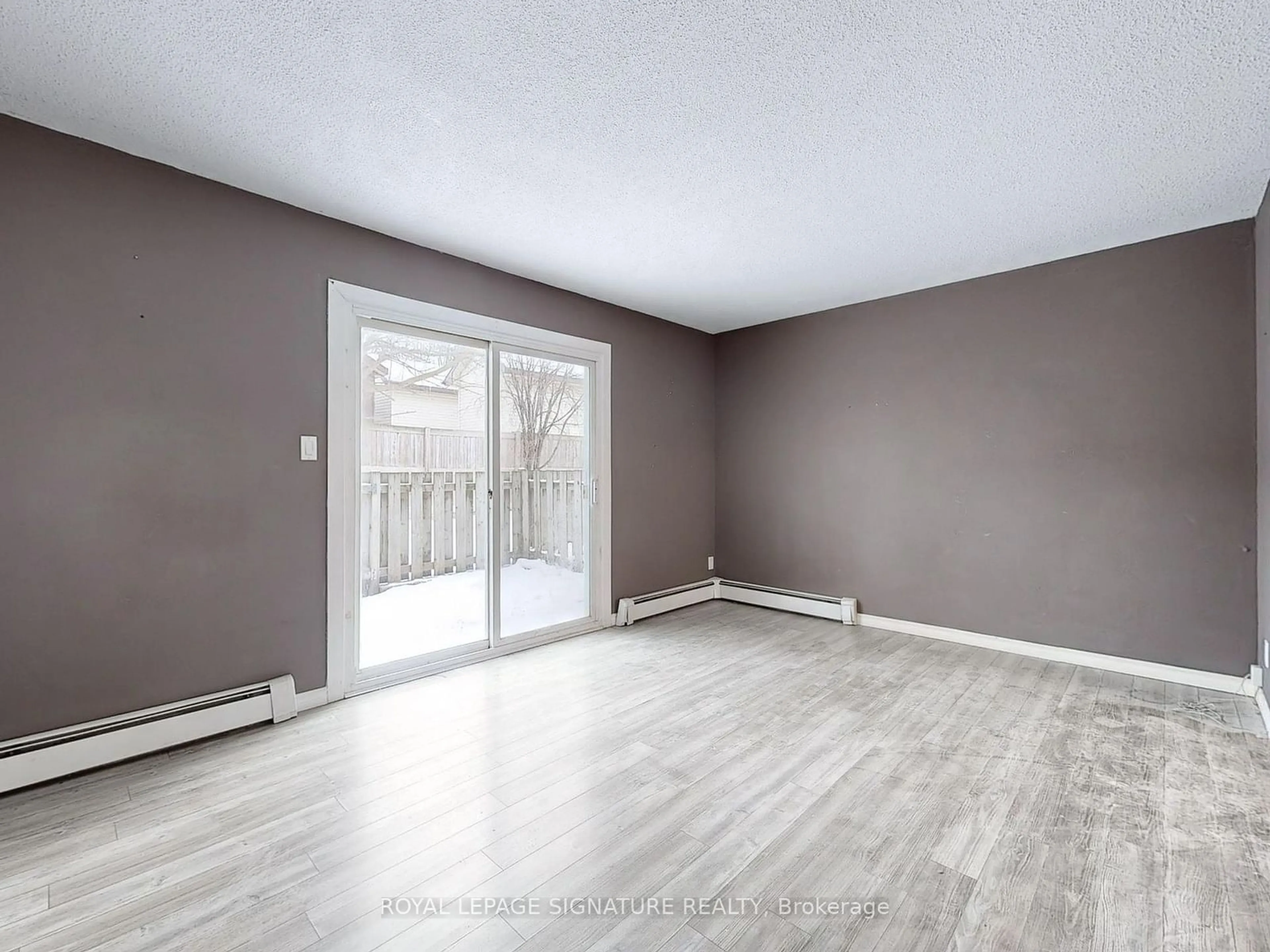 A pic of a room for 293 Fairway Rd #26, Kitchener Ontario N2A 2P1