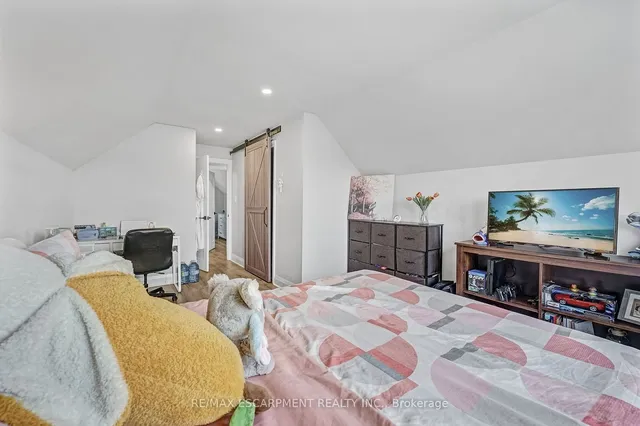 Additional property image - 237 East 19th St