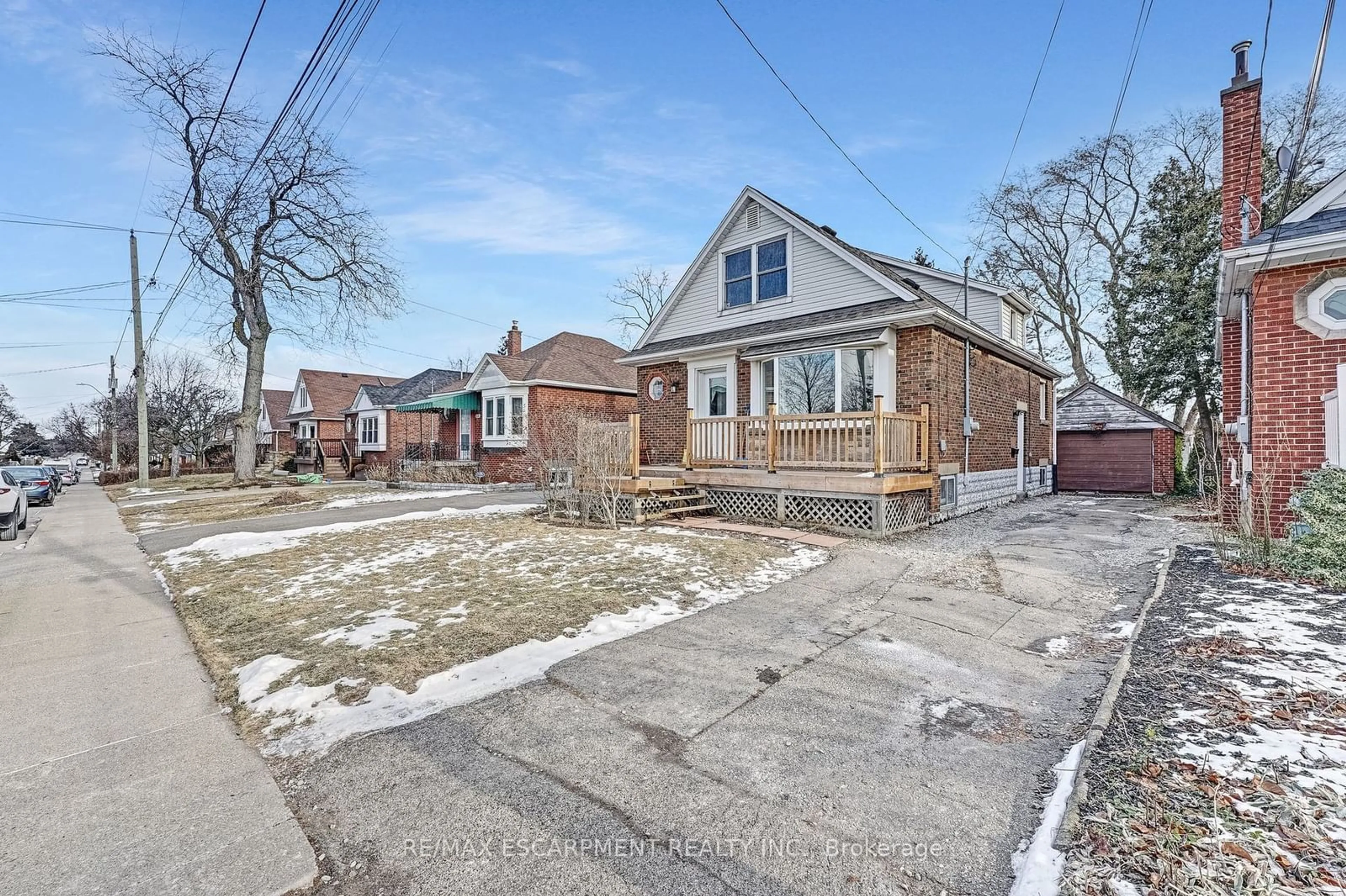 Home with brick exterior material, street for 237 East 19th St, Hamilton Ontario L9A 4S4