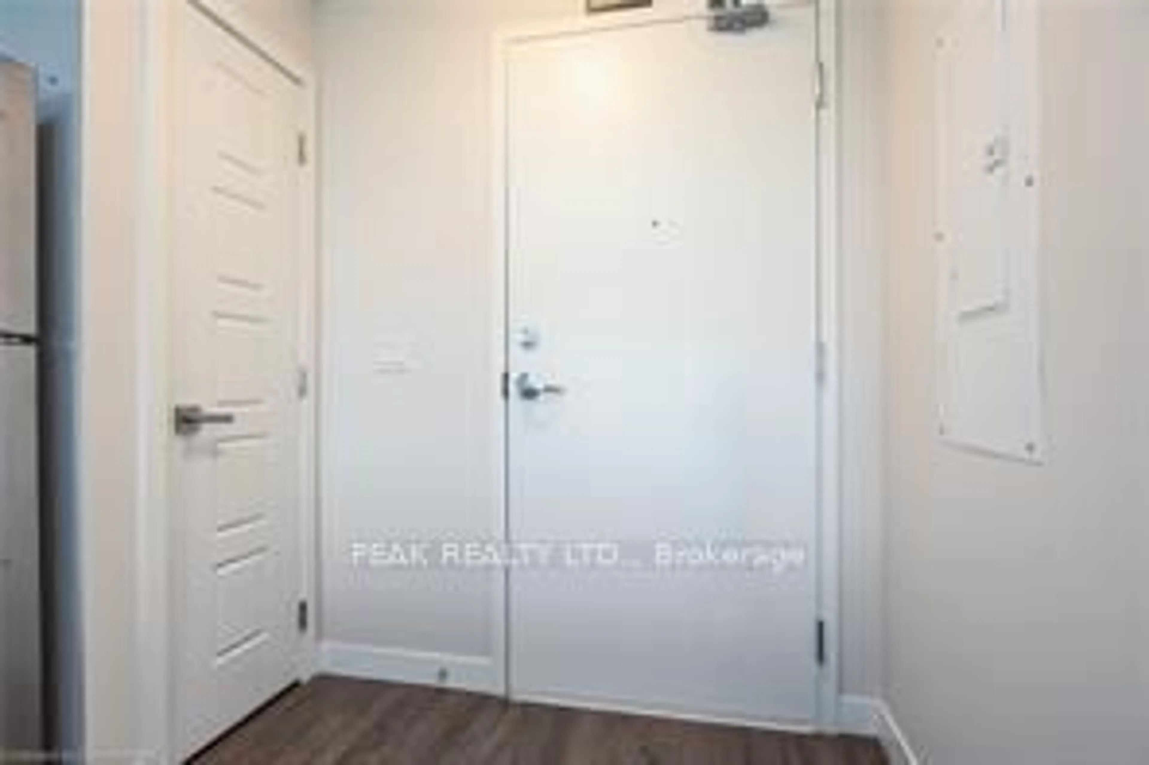 Indoor entryway for 175 COMMONWEALTH St #210, Kitchener Ontario N2E 0H4