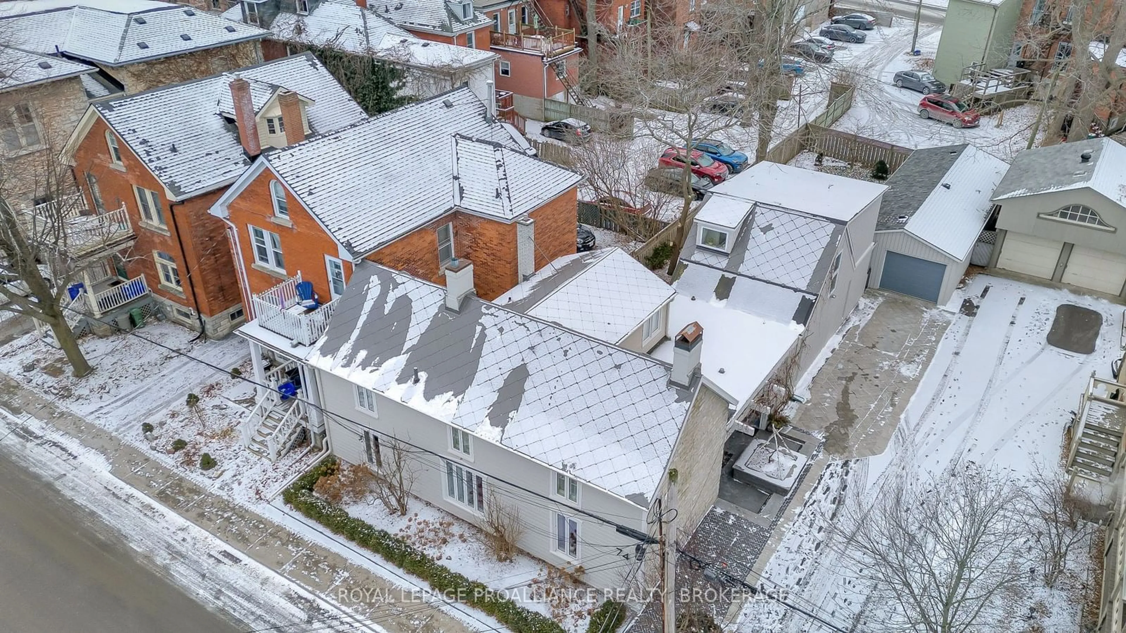 A pic from outside/outdoor area/front of a property/back of a property/a pic from drone, city buildings view from balcony for 74 Lower Union St, Kingston Ontario K7L 2N1