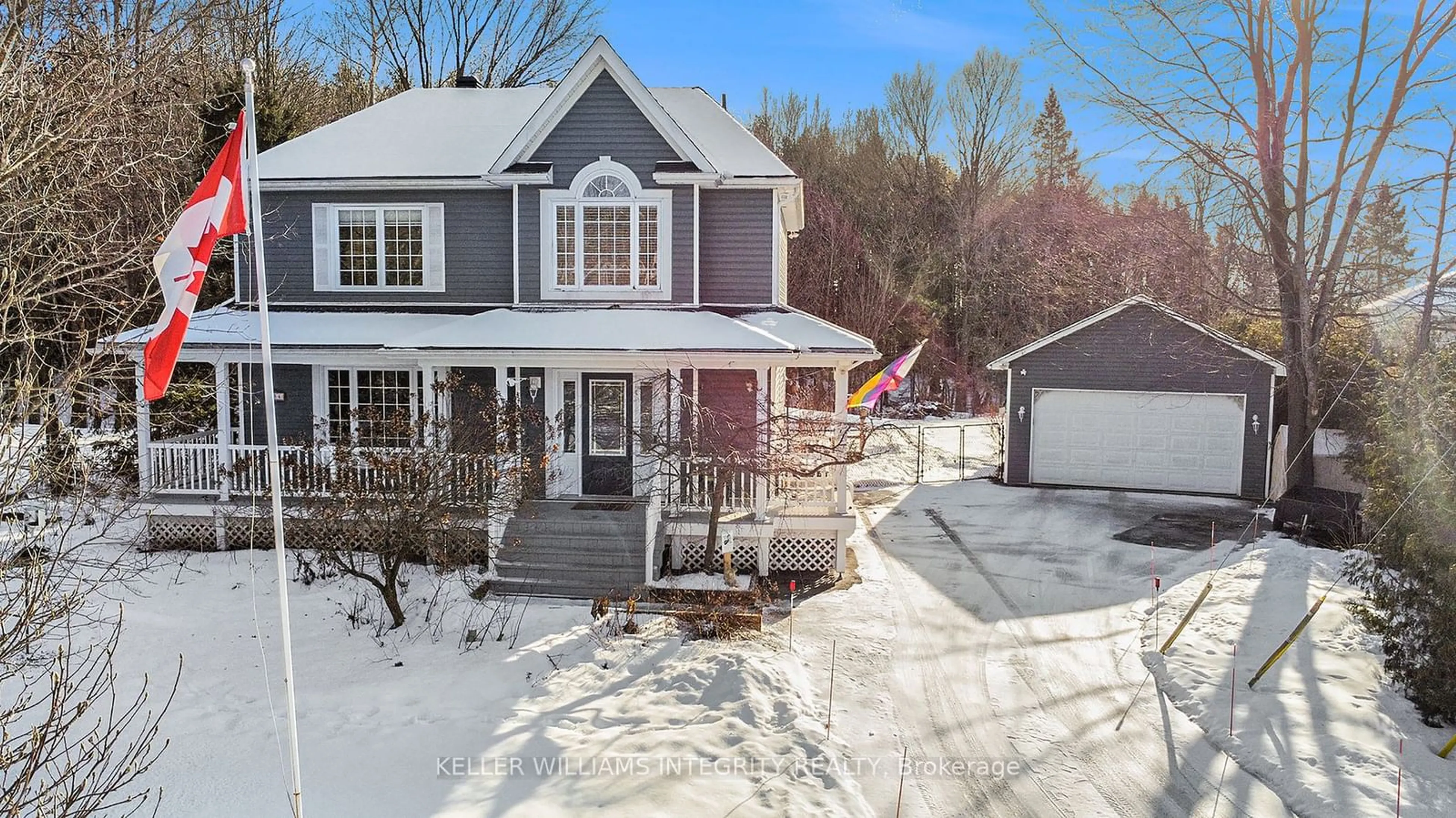 A pic from outside/outdoor area/front of a property/back of a property/a pic from drone, street for 154 Cardinal Cres, Clarence-Rockland Ontario K4K 1K9