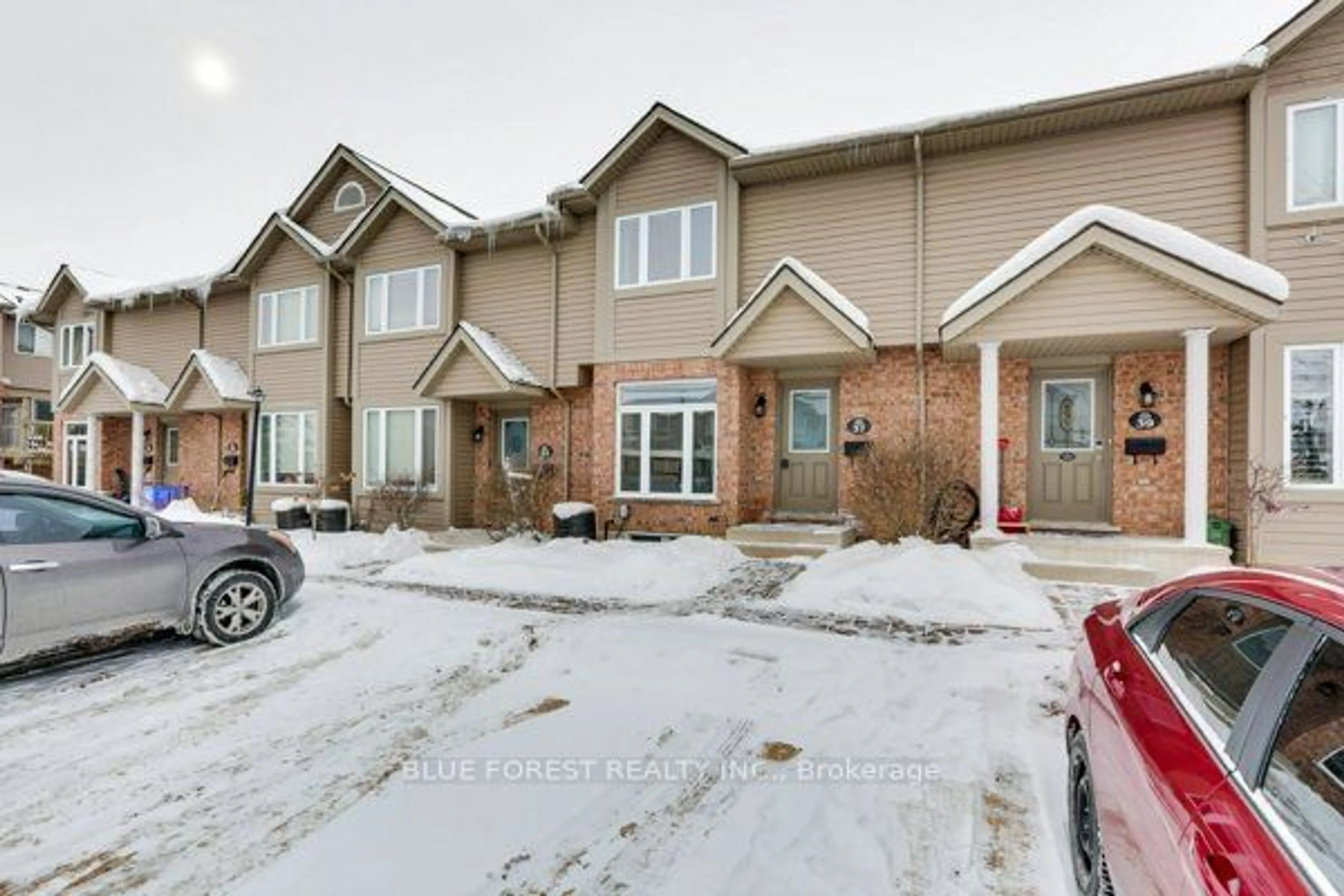 A pic from outside/outdoor area/front of a property/back of a property/a pic from drone, street for 1600 Mickleborough Dr #37, London Ontario N6G 5R9