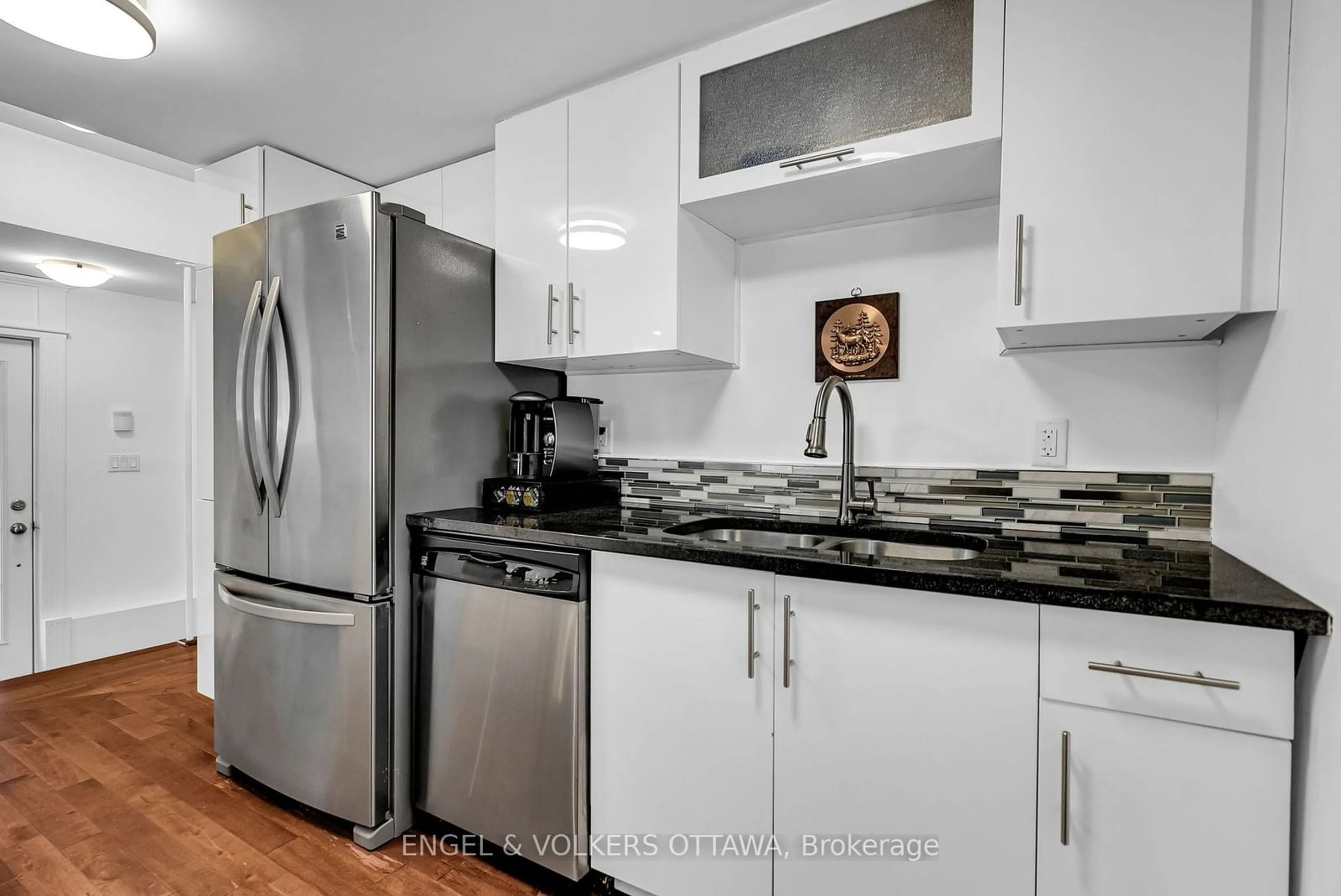 Standard kitchen, unknown for 687 Roosevelt Ave, Carlingwood - Westboro and Area Ontario K2A 2A8