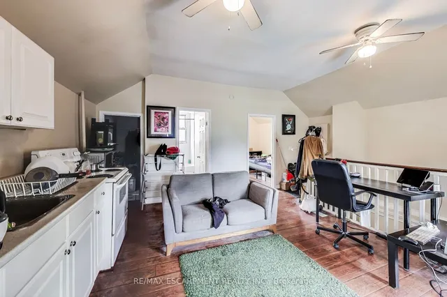 Additional property image - 208 EAST Ave
