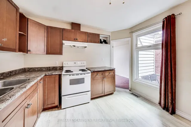 Additional property image - 208 EAST Ave
