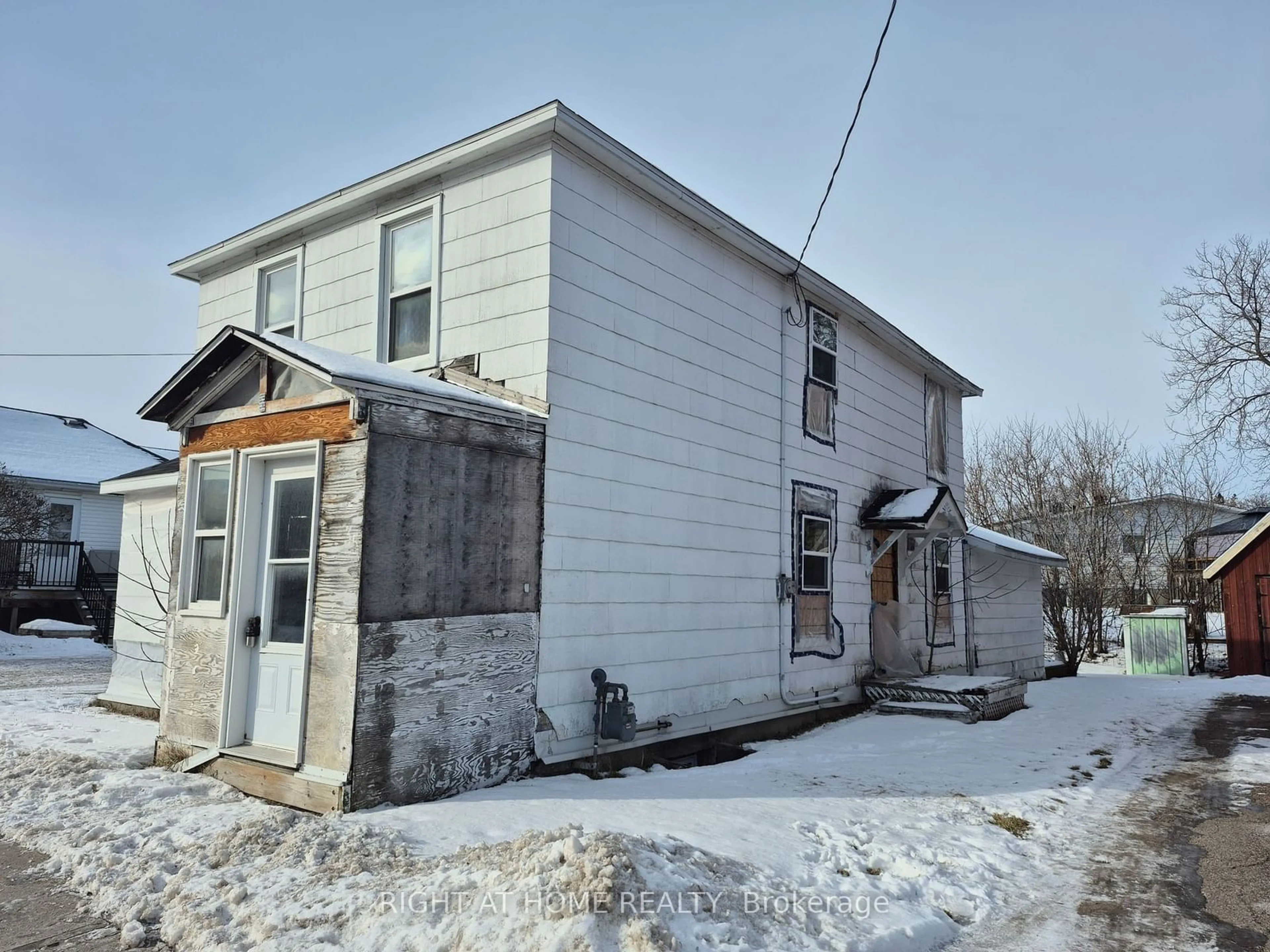 Unknown for 35 Edward St, Arnprior Ontario K7S 2X3