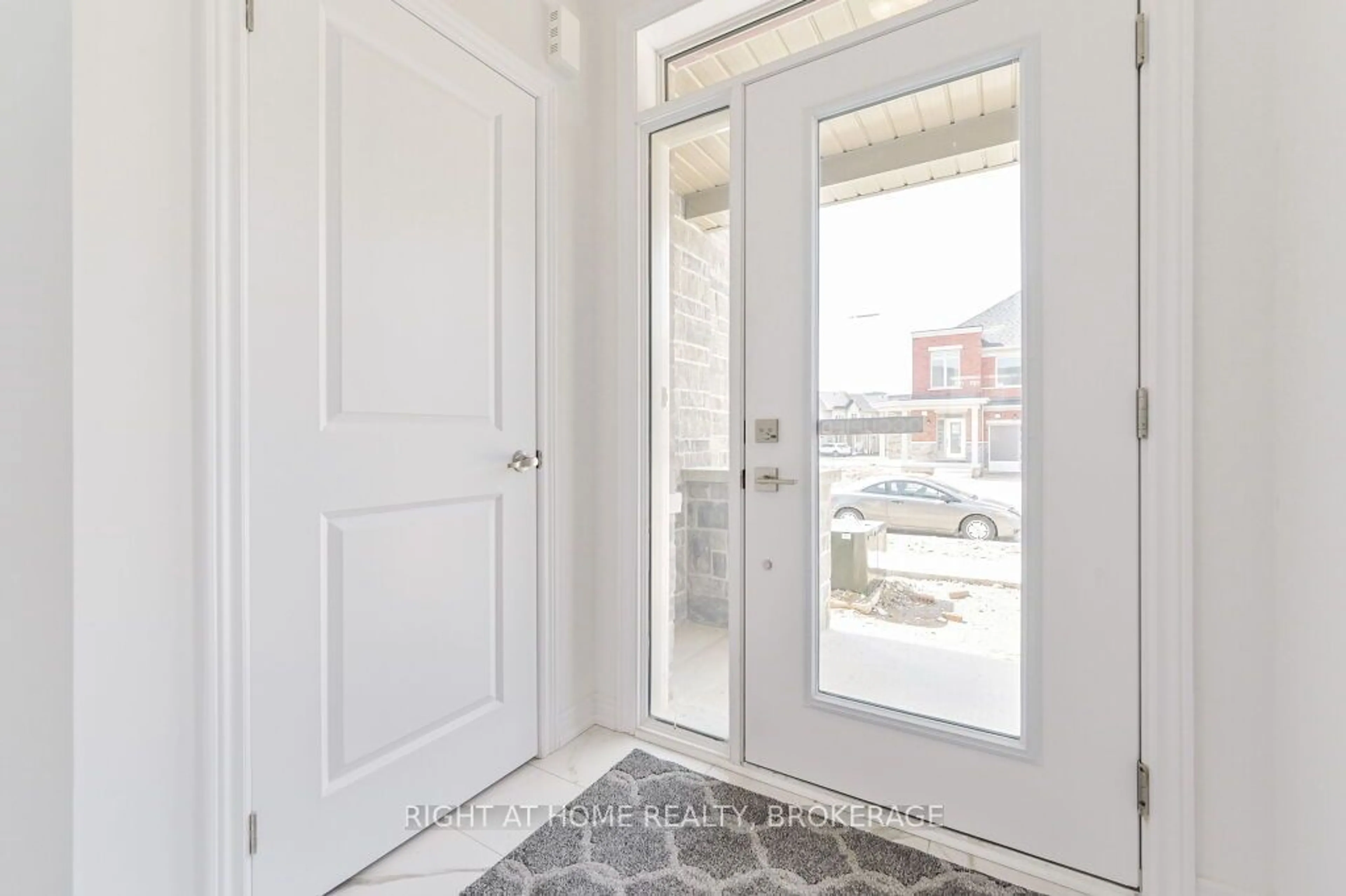 Indoor entryway for 42 Edminston Dr, Centre Wellington Ontario N1M 0J1