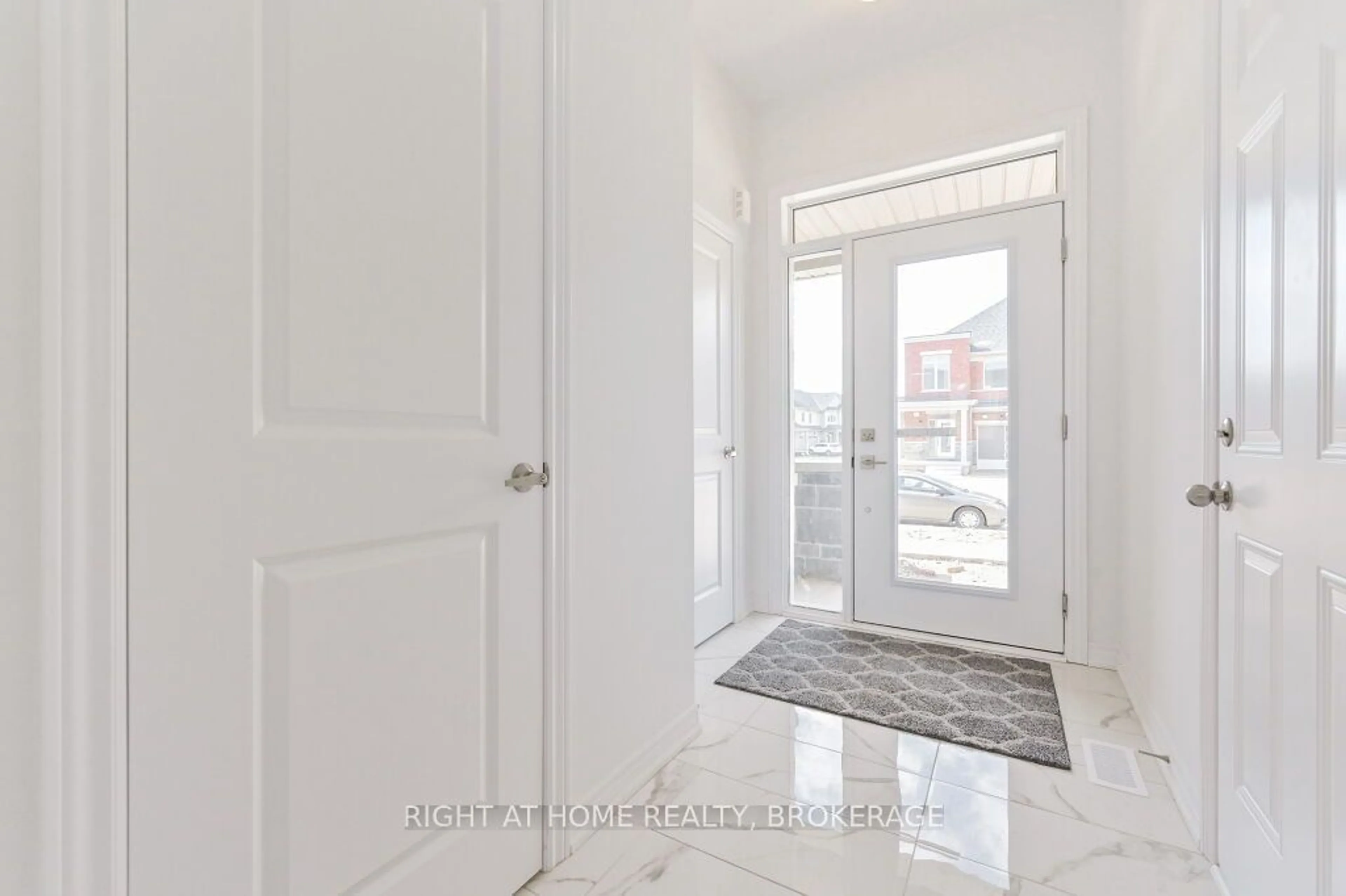 Indoor entryway for 42 Edminston Dr, Centre Wellington Ontario N1M 0J1