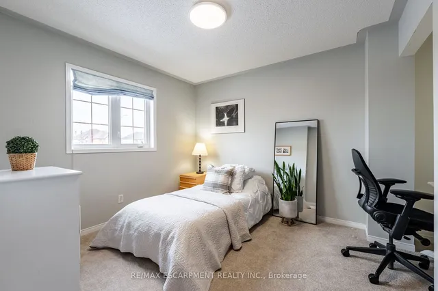 Additional property image - 2 Fenwick Pl