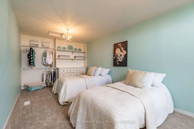 Additional property image - 2 Fenwick Pl