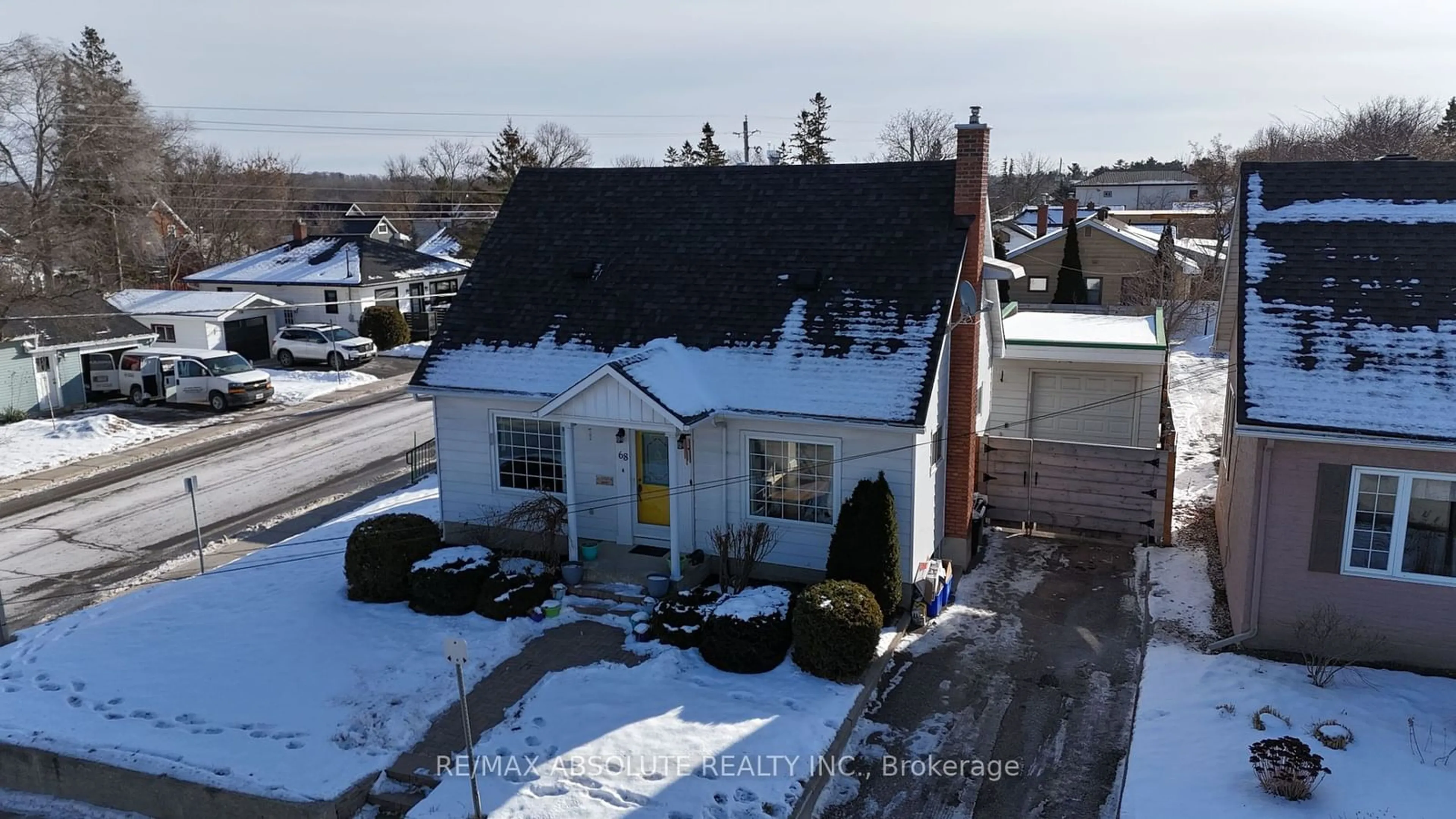 A pic from outside/outdoor area/front of a property/back of a property/a pic from drone, street for 68 Daniel St, Arnprior Ontario K7S 2L7