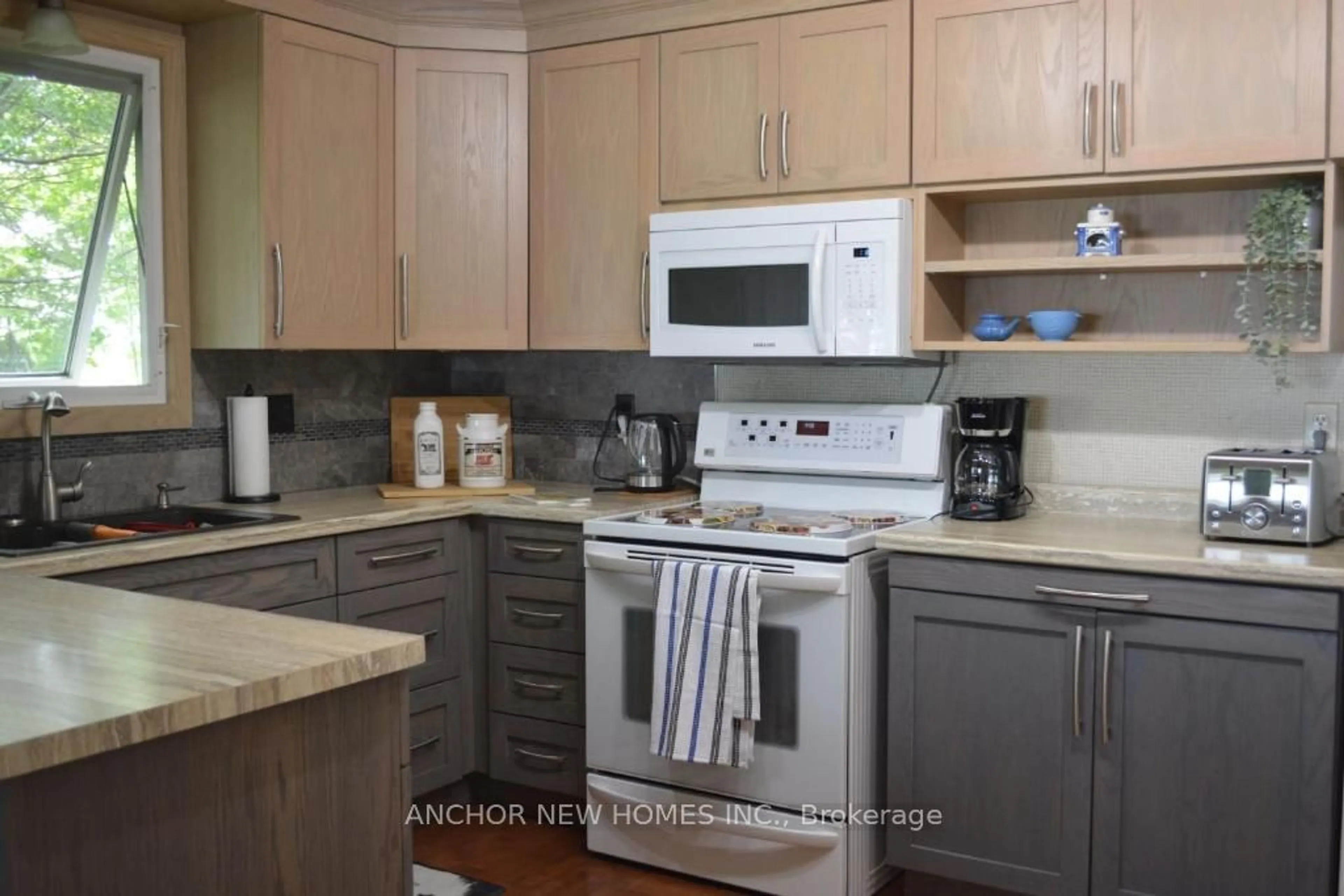 Standard kitchen, unknown for 2318 Talbot Tr, Chatham-Kent Ontario N0P 2P0