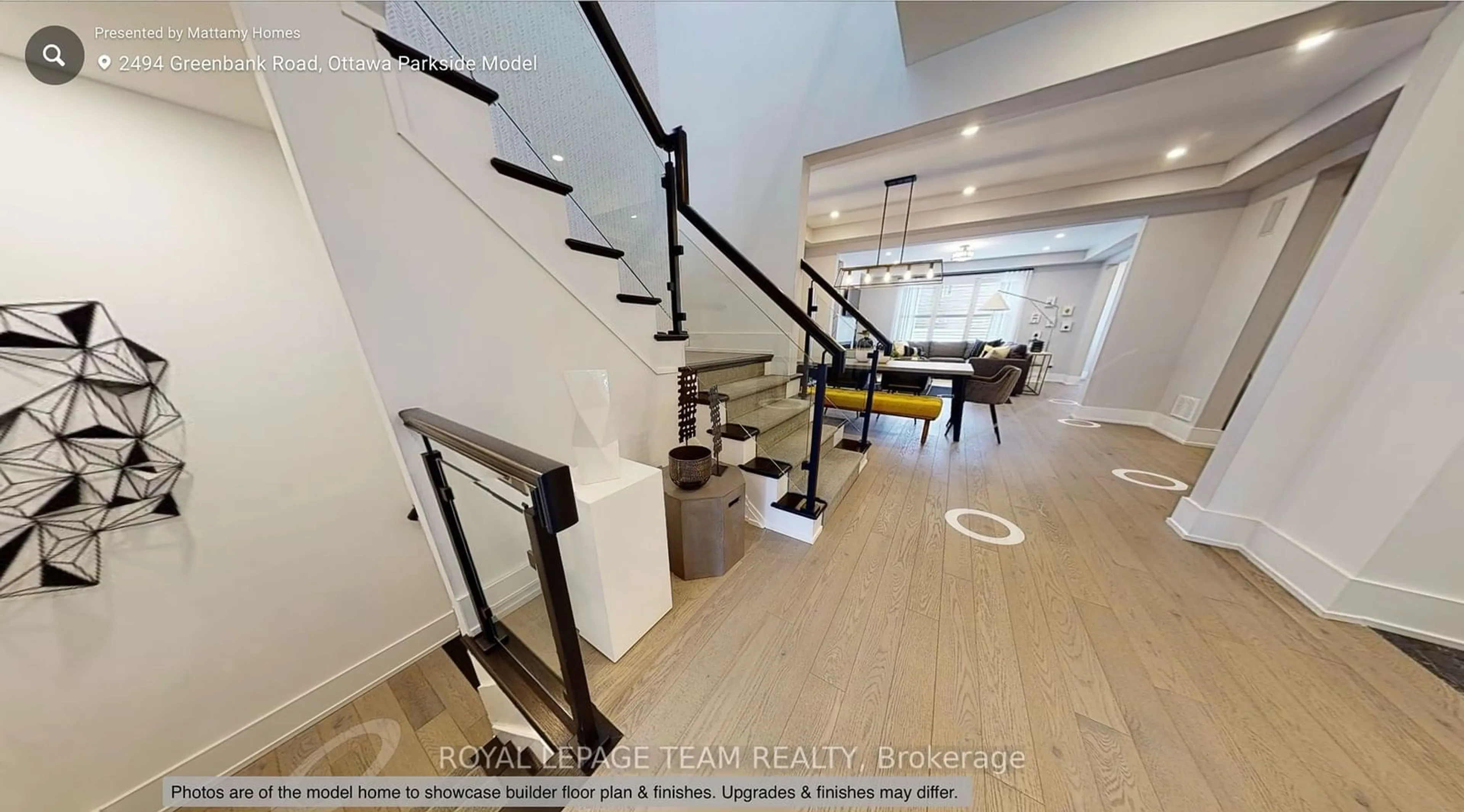 Indoor foyer for 6355 Ottawa St, Stittsville - Munster - Richmond Ontario K0A 2Z0