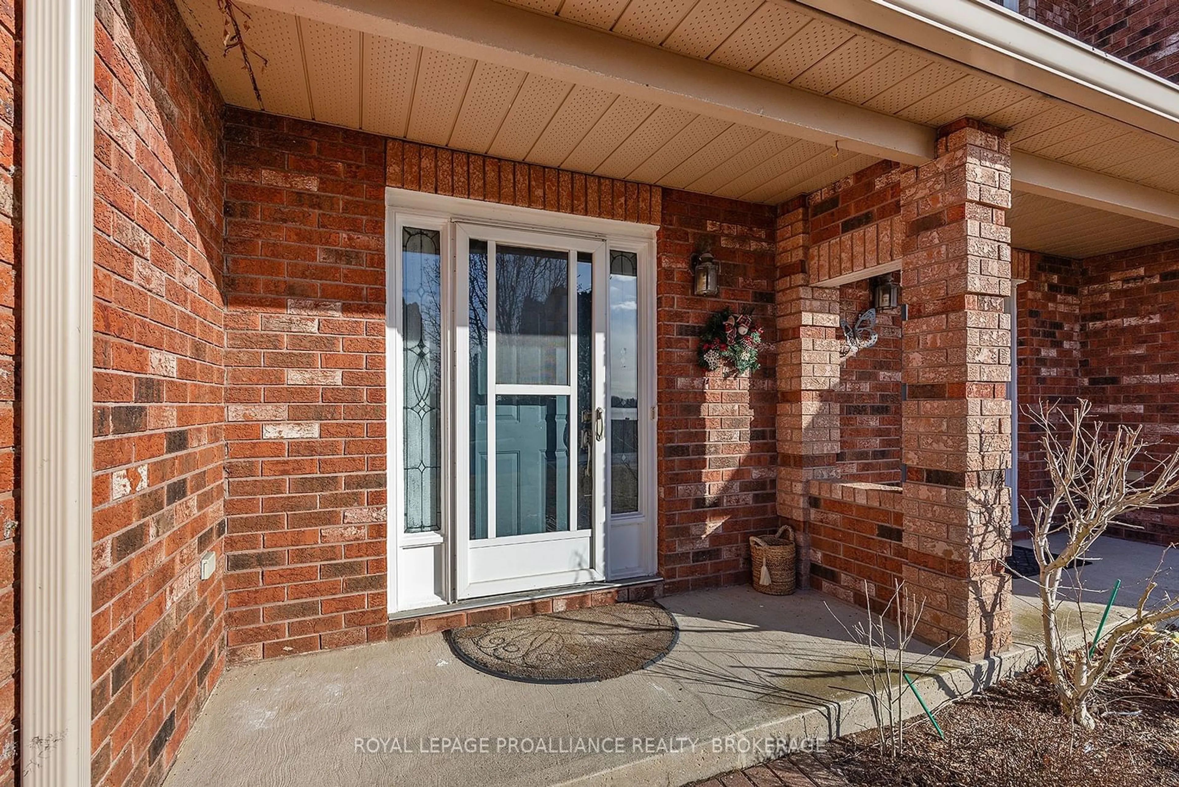 Indoor entryway for 1098 King St #29, Kingston Ontario K7M 8J1