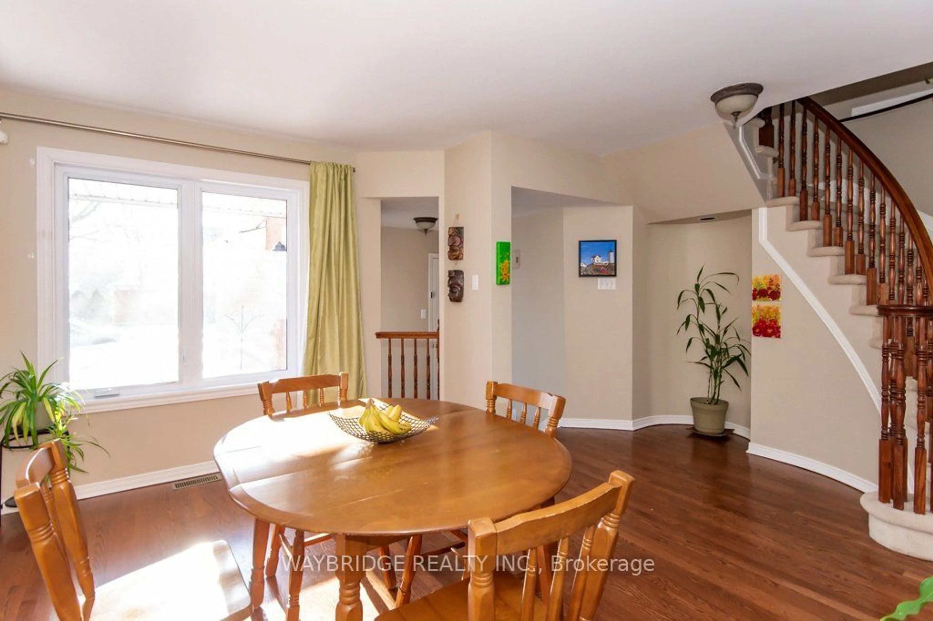 Dining room, wood/laminate floor for 72 Trump Ave, Carlington - Central Park Ontario K2C 4A4