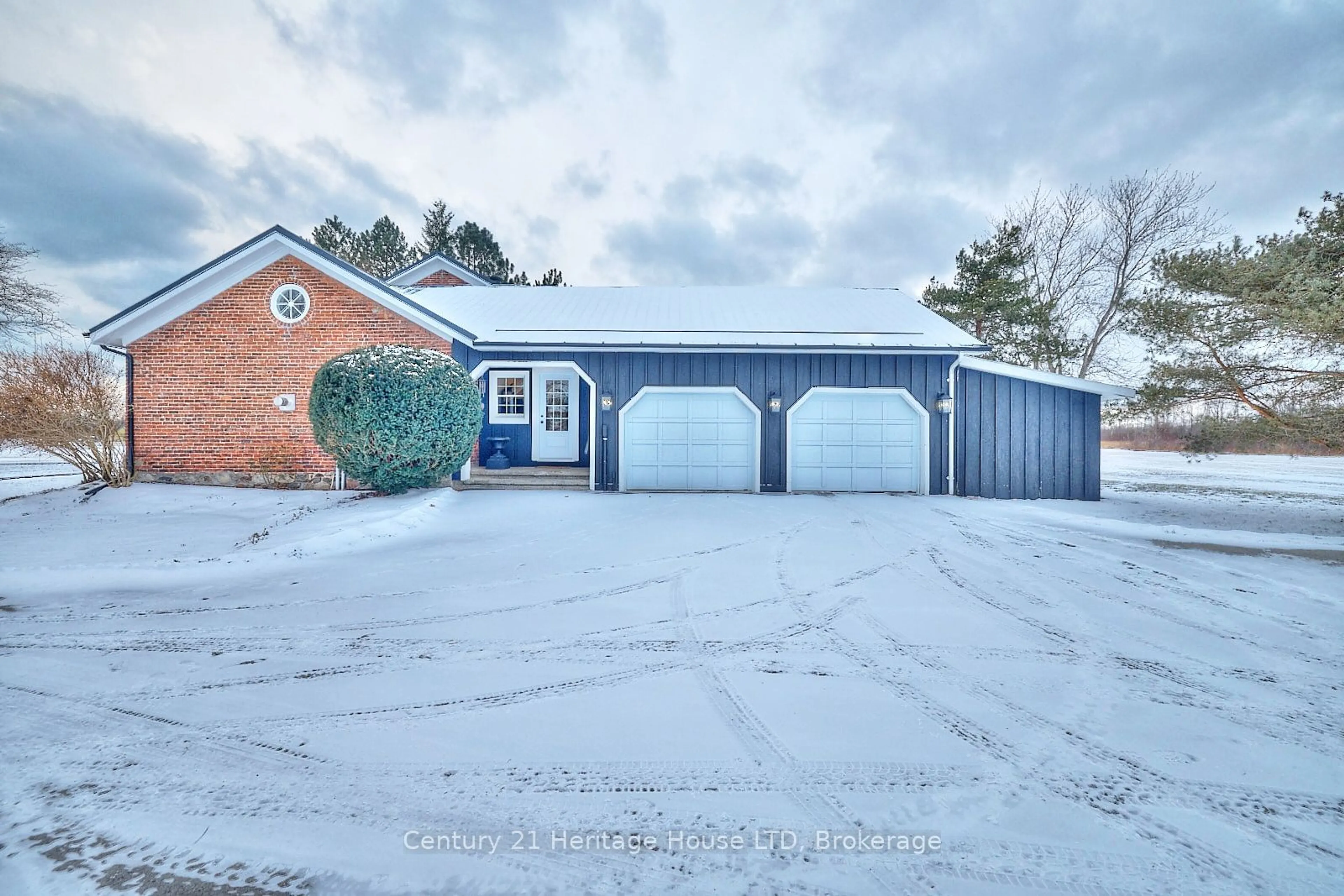 A pic from outside/outdoor area/front of a property/back of a property/a pic from drone, street for 5930 Michener Rd, Port Colborne Ontario L0S 1R0