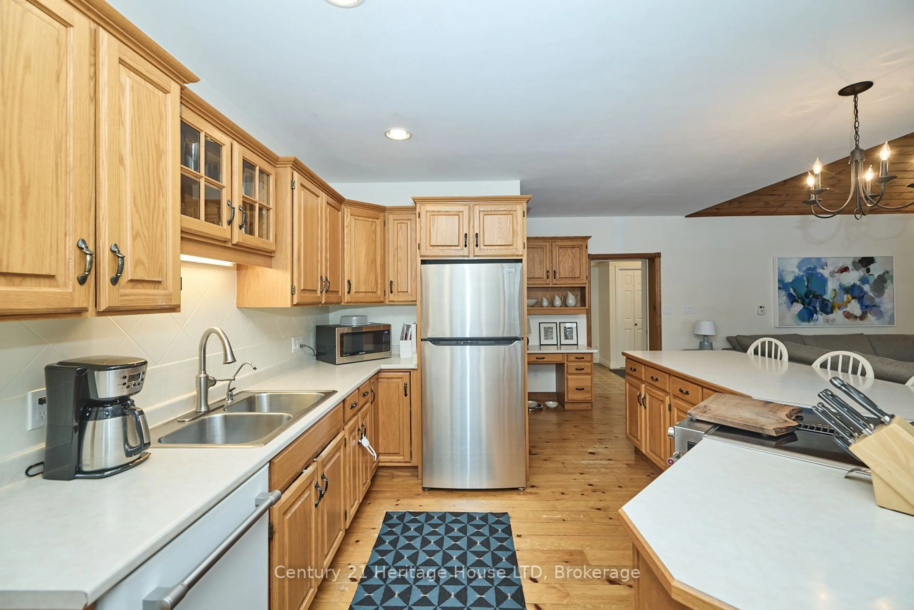 Open concept kitchen, ceramic/tile floor for 5930 Michener Rd, Port Colborne Ontario L0S 1R0