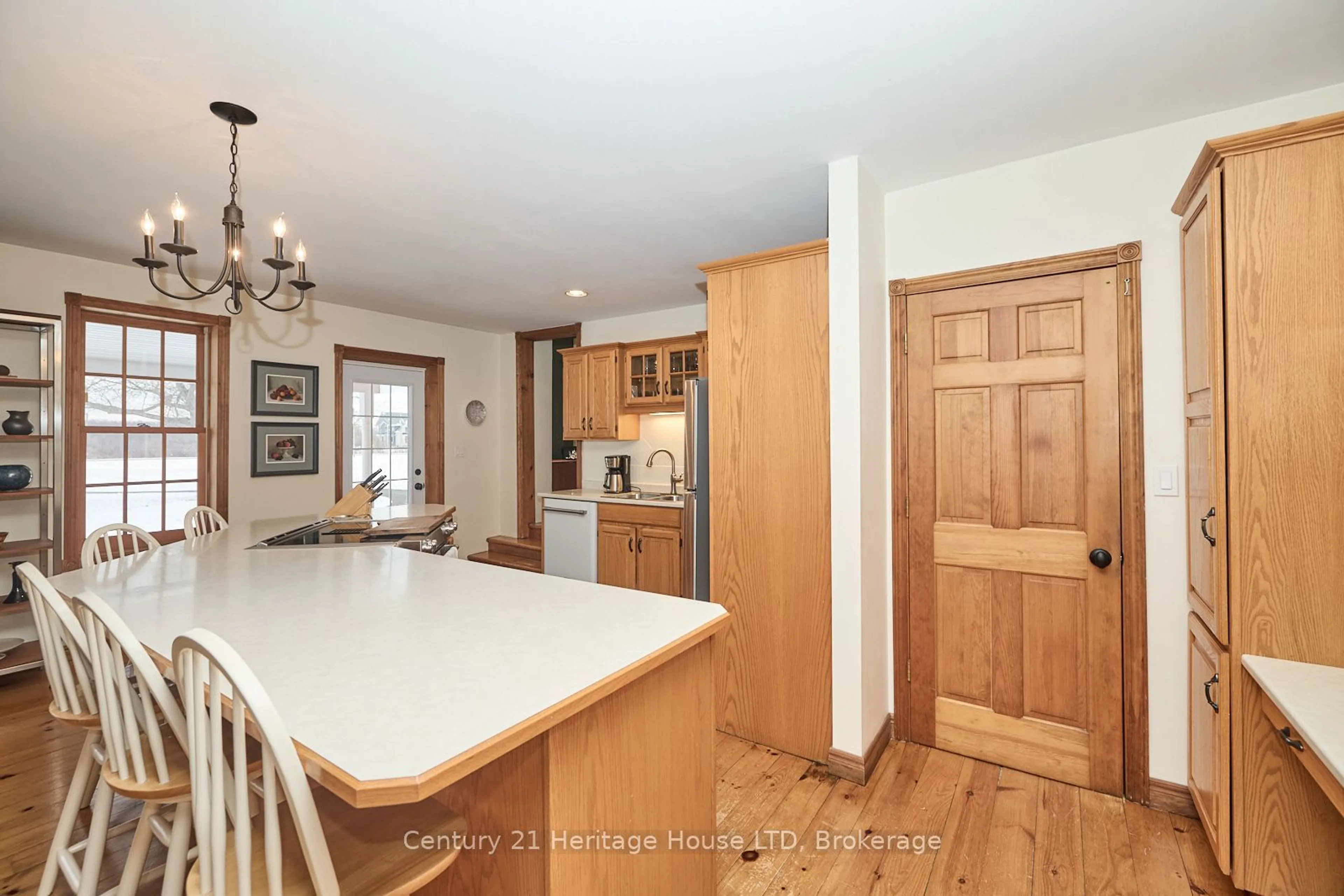 Open concept kitchen, unknown for 5930 Michener Rd, Port Colborne Ontario L0S 1R0