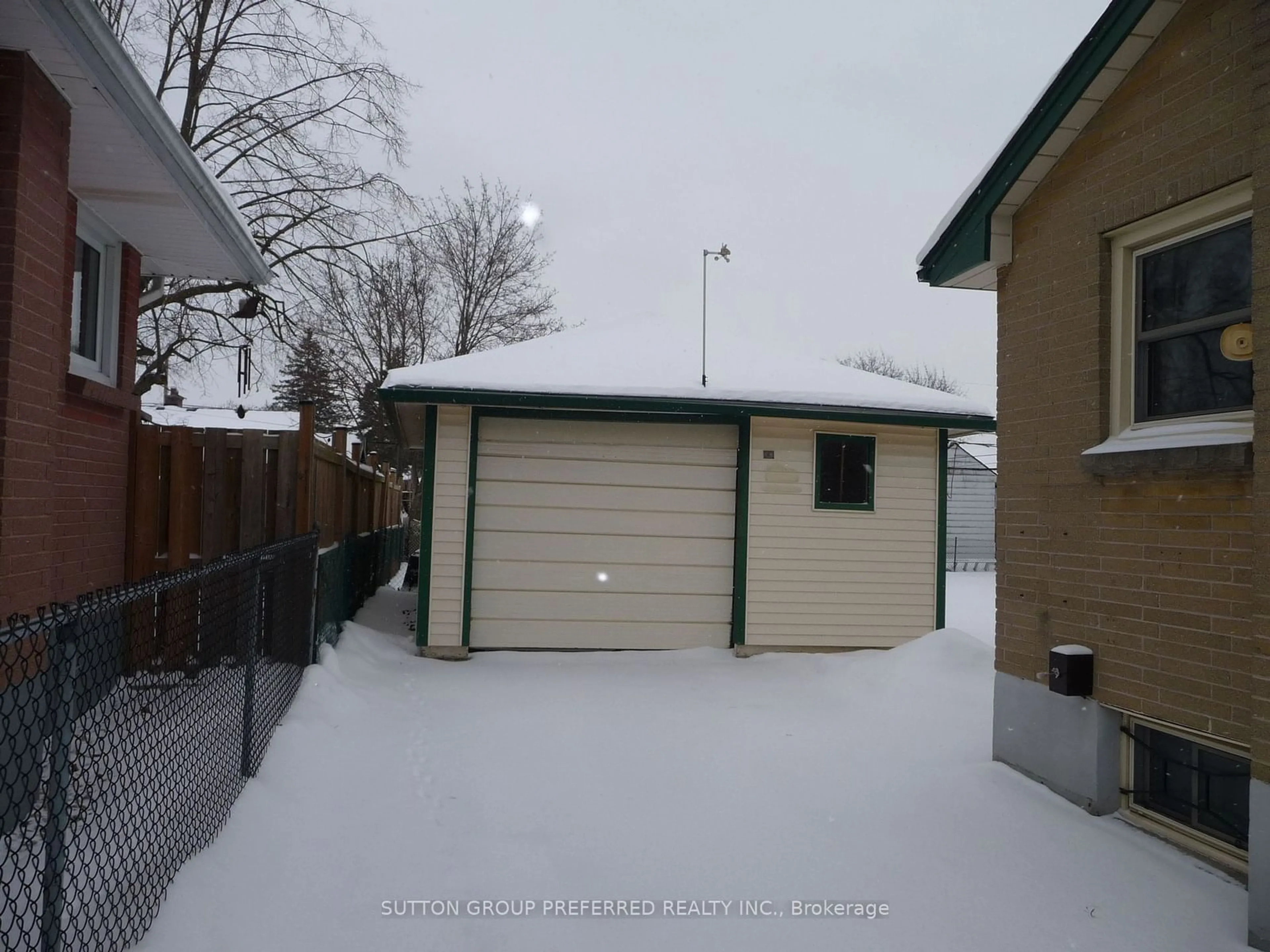 Shed for 198 Dawn Dr, London Ontario N5W 4X1