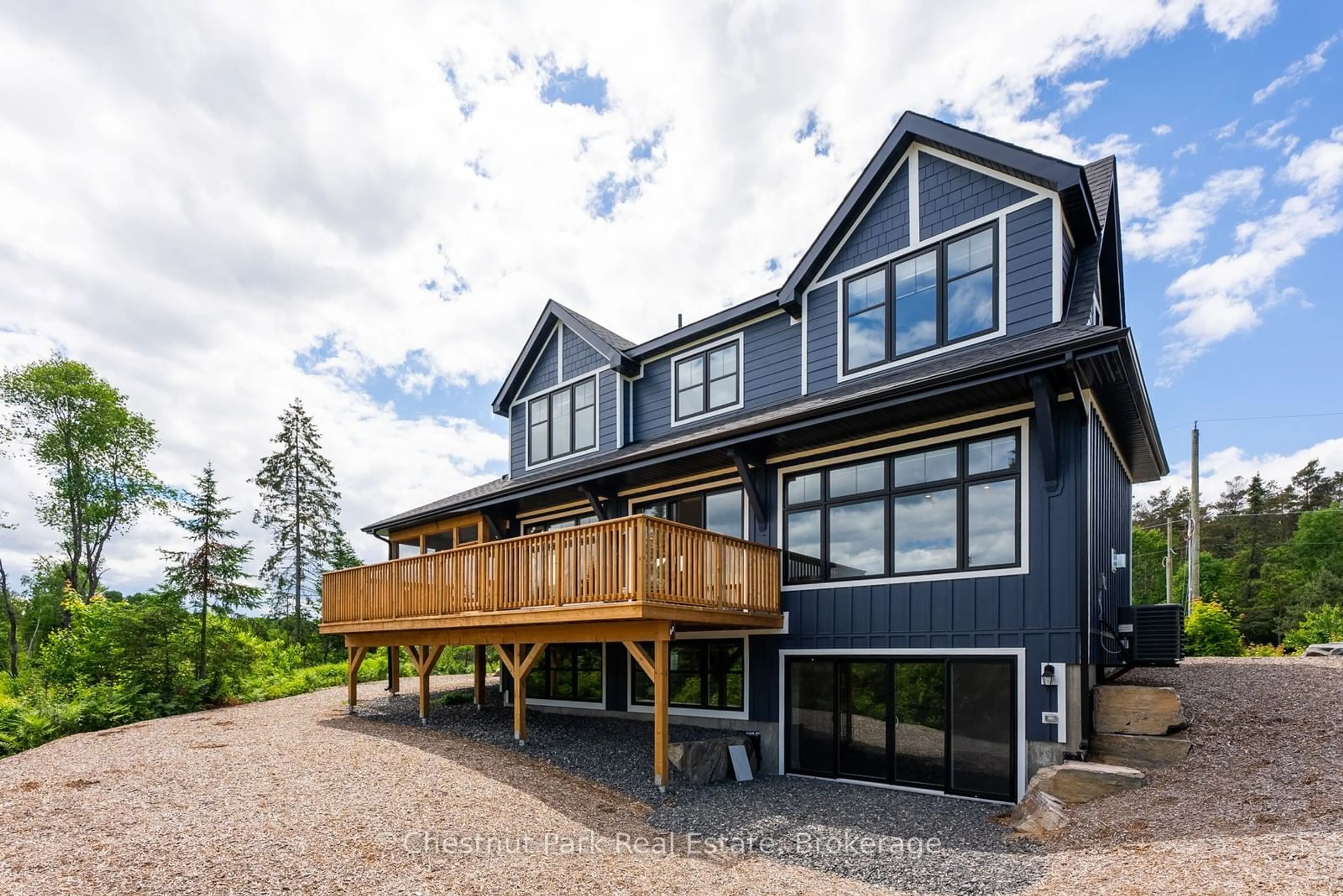 Home with vinyl exterior material, mountain view for 1082 Echo Hill Rd #31, Lake of Bays Ontario P1H 2J6