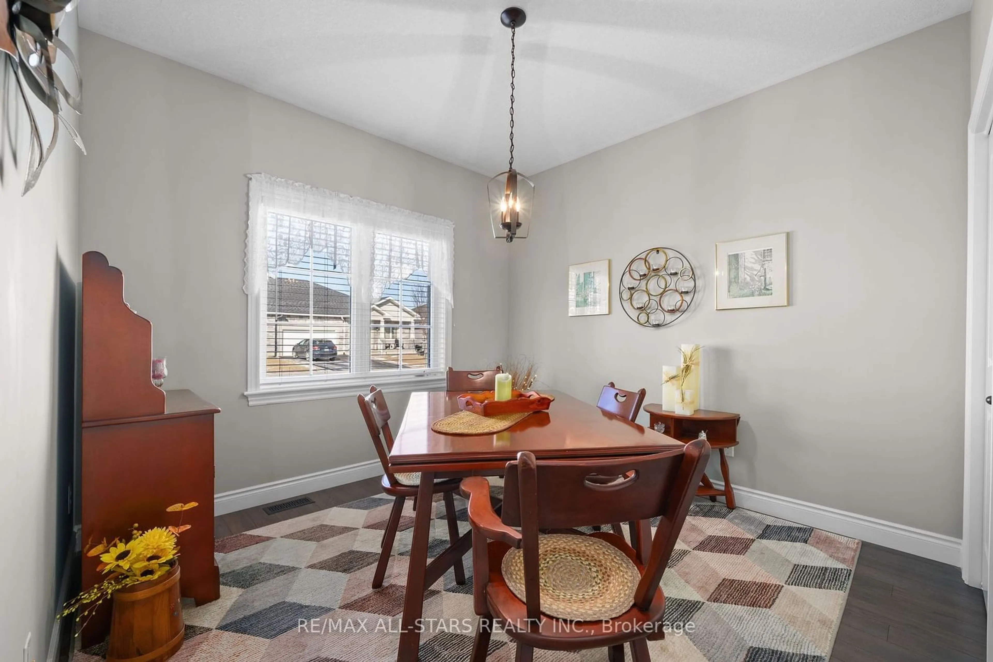 Dining room, ceramic/tile floor for 152 Sorbie Cres, Loyalist Ontario K7N 0B7