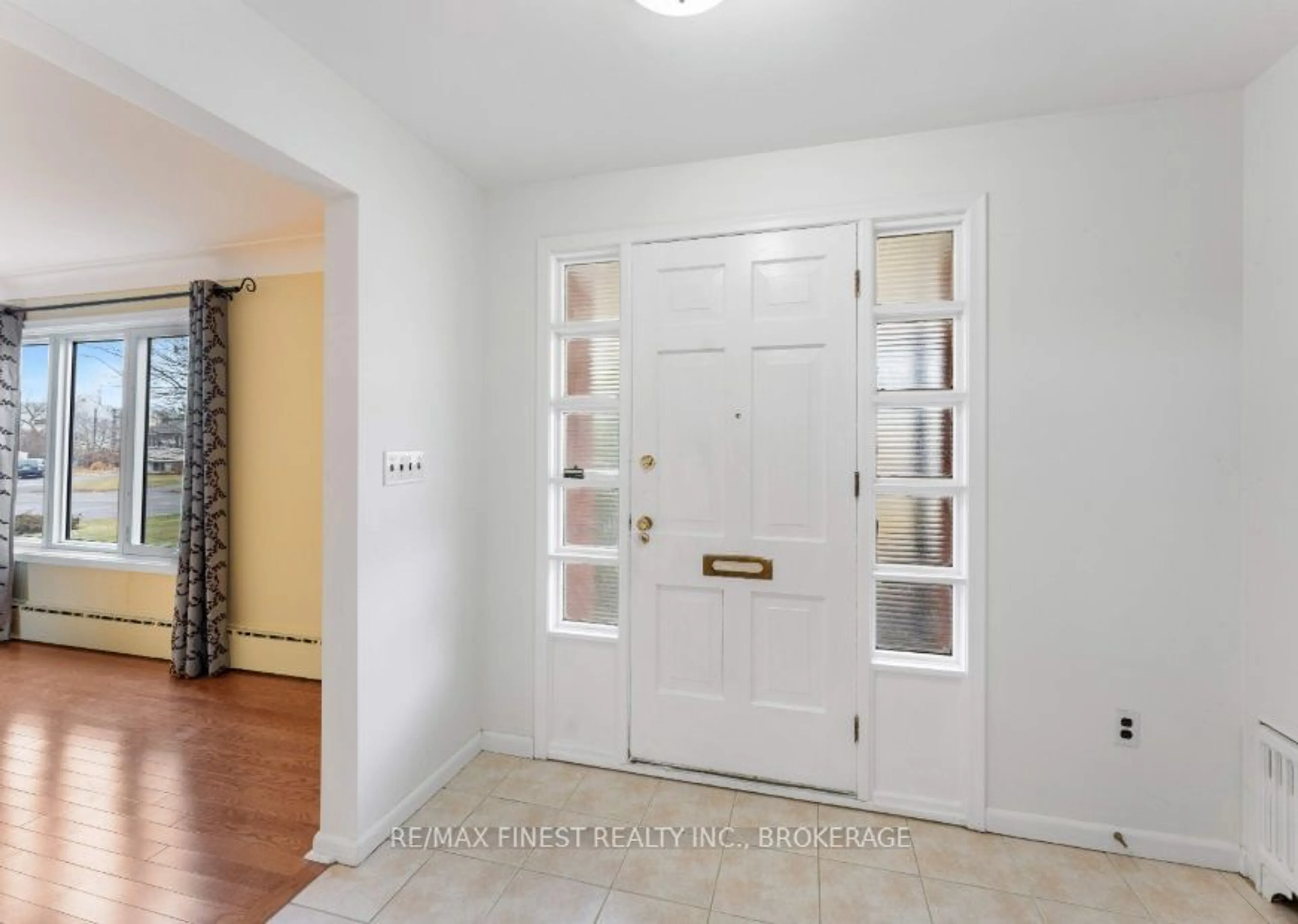 Indoor entryway for 14 Machar Pl, Kingston Ontario K7M 1L6