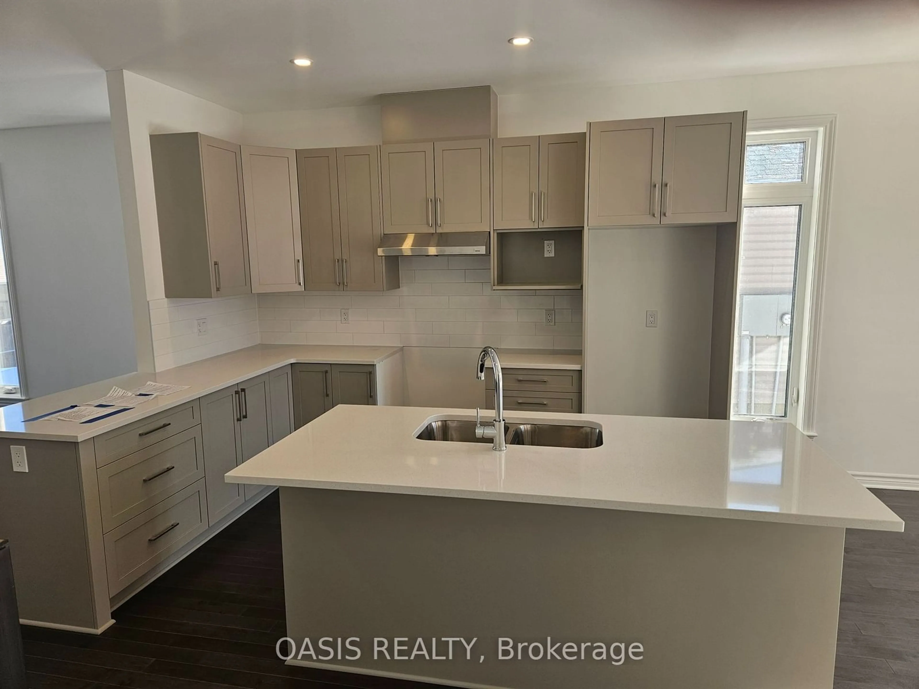 Open concept kitchen, unknown for 54 Kayenta St, Stittsville - Munster - Richmond Ontario K2S 2K7