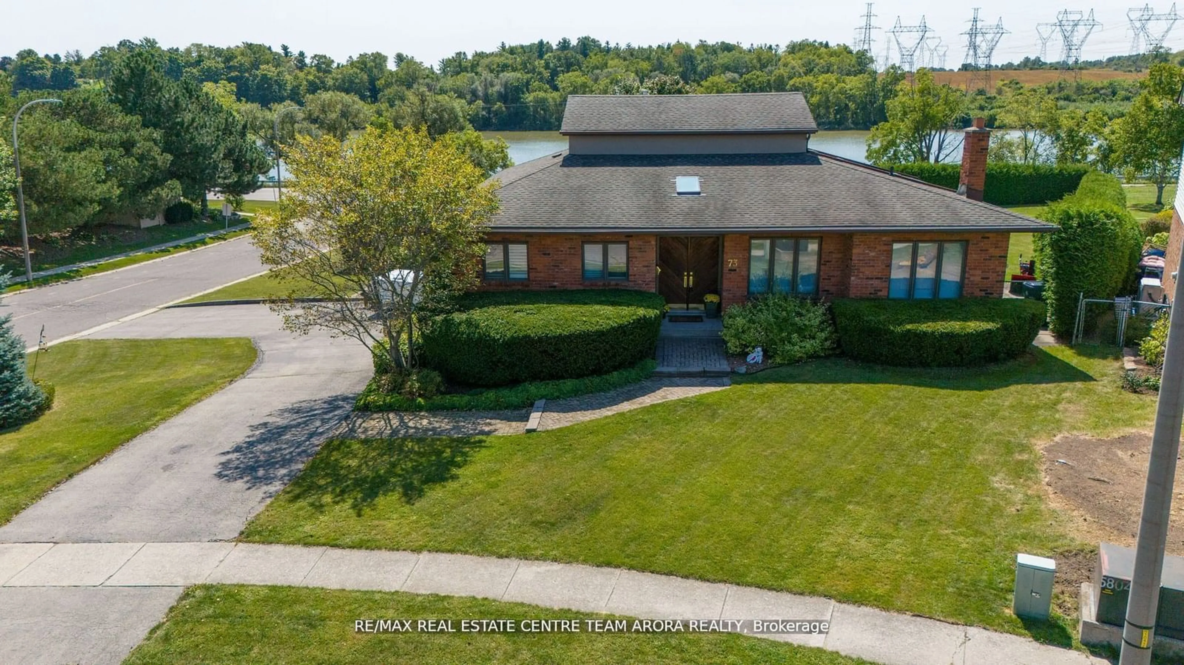 A pic from outside/outdoor area/front of a property/back of a property/a pic from drone, water/lake/river/ocean view for 73 Williamson Dr, Haldimand Ontario N3W 1A4