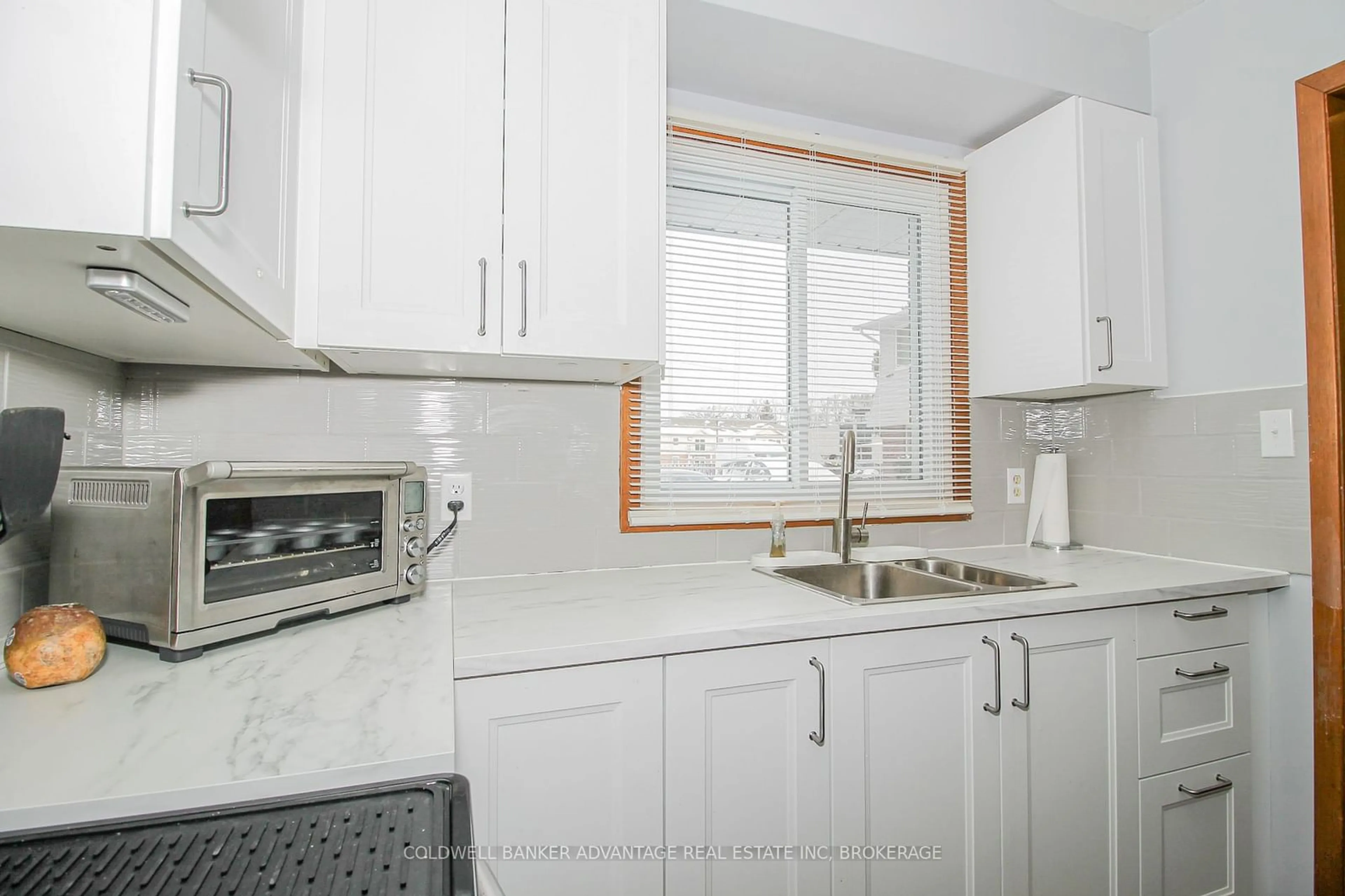 Standard kitchen, unknown for 63 Empire St #6, Welland Ontario L3B 2L3