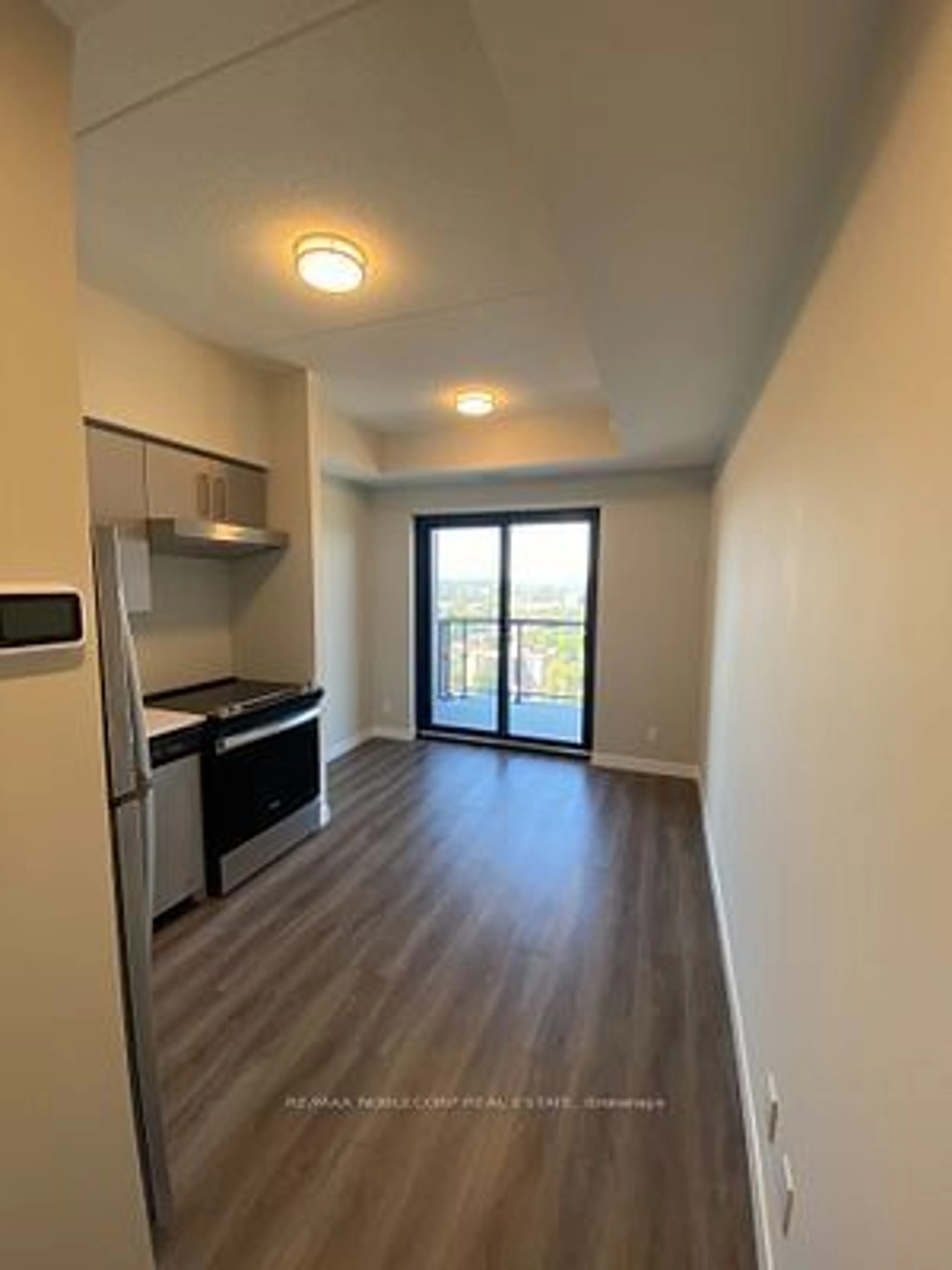 A pic of a room for 15 Queen St #1803, Hamilton Ontario L8P 3R6