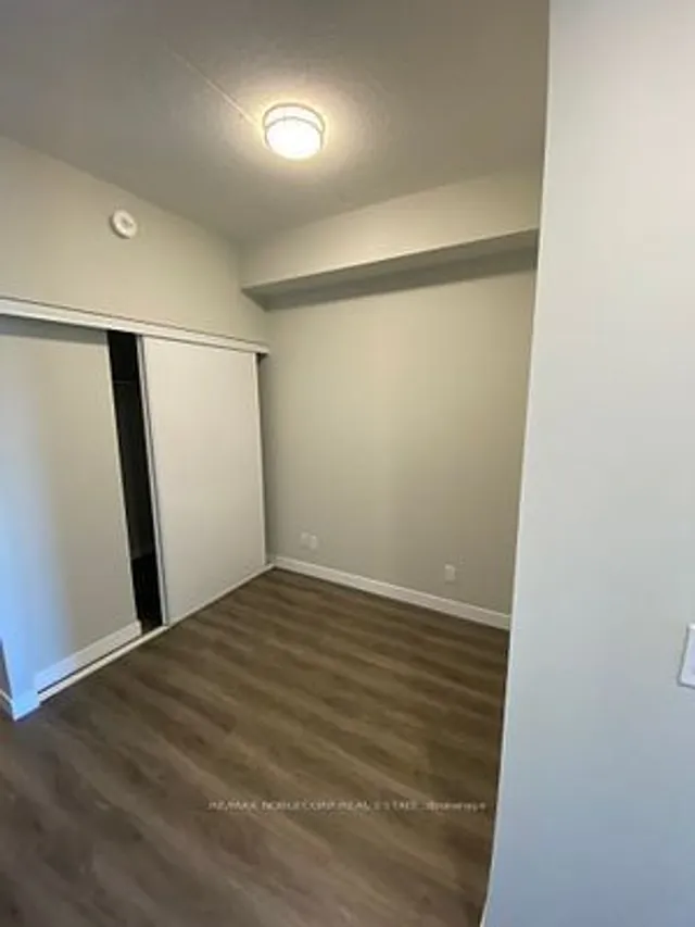 Additional property image - 15 Queen St Unit 1803