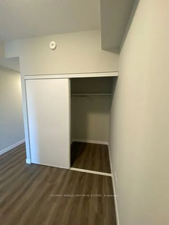 Additional property image - 15 Queen St Unit 1803