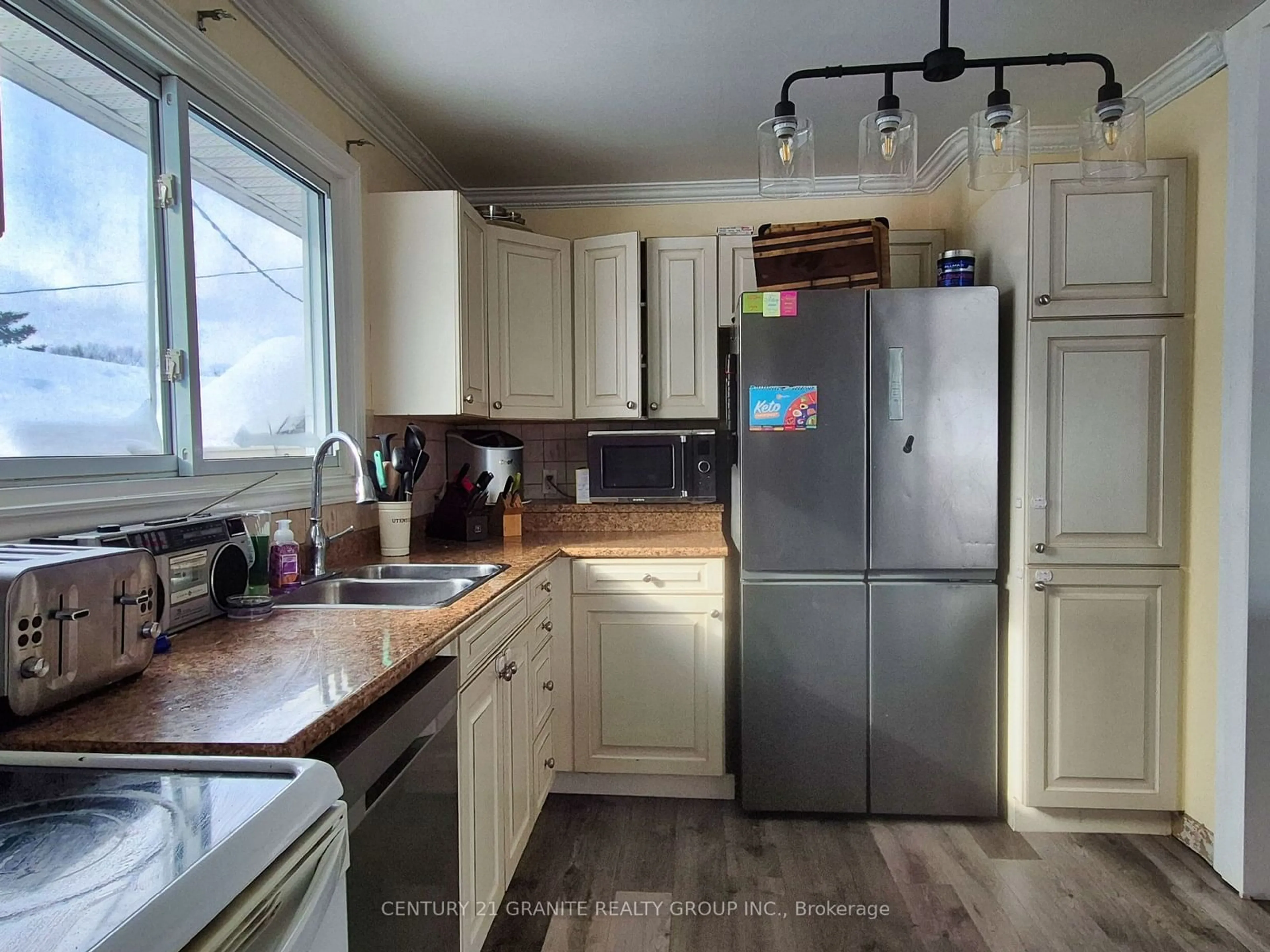 Standard kitchen, wood/laminate floor for 12 Hemlock St, Highlands East Ontario K0L 1M0