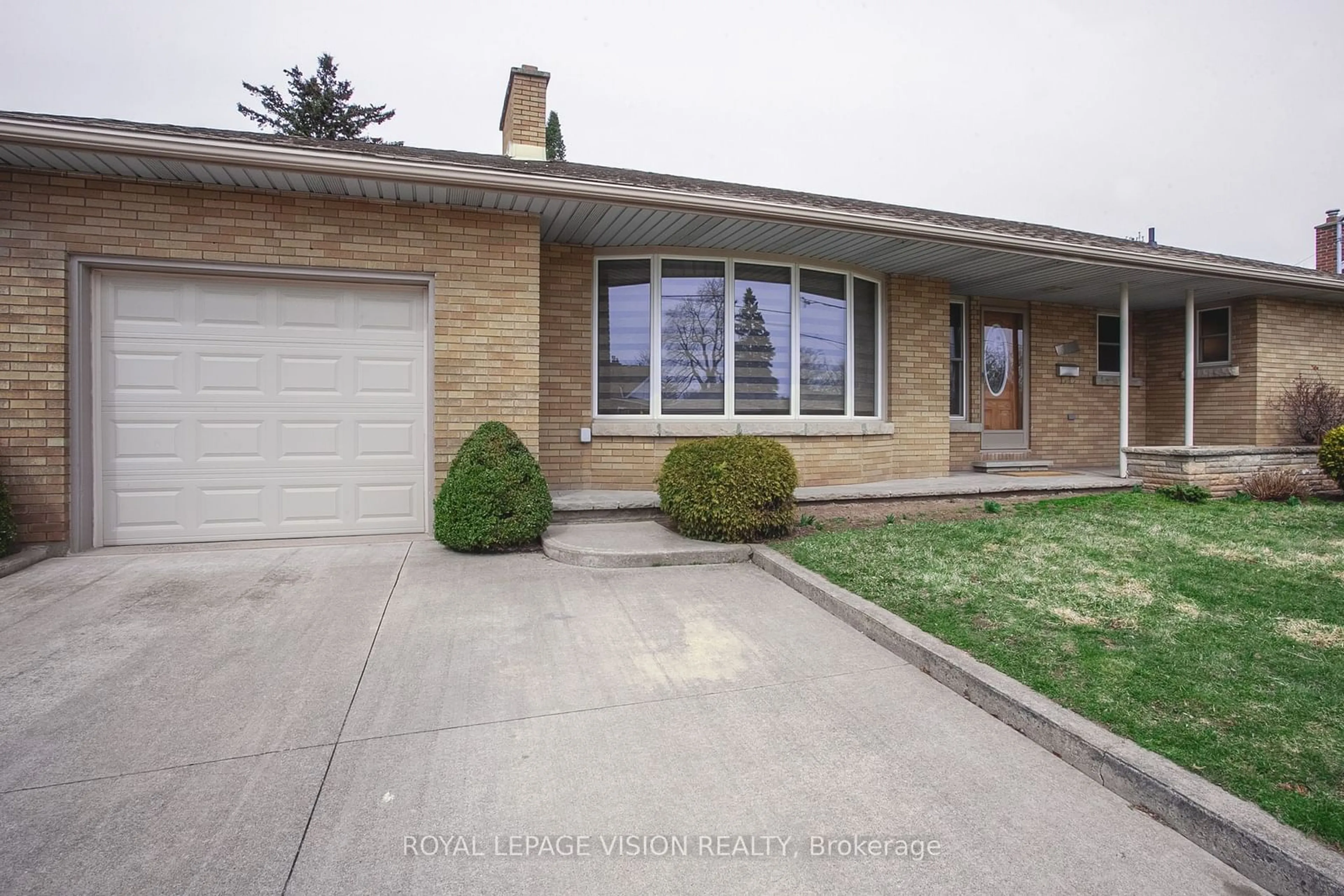 Home with brick exterior material, street for 6159 Stevens St, Niagara Falls Ontario L2E 3A5