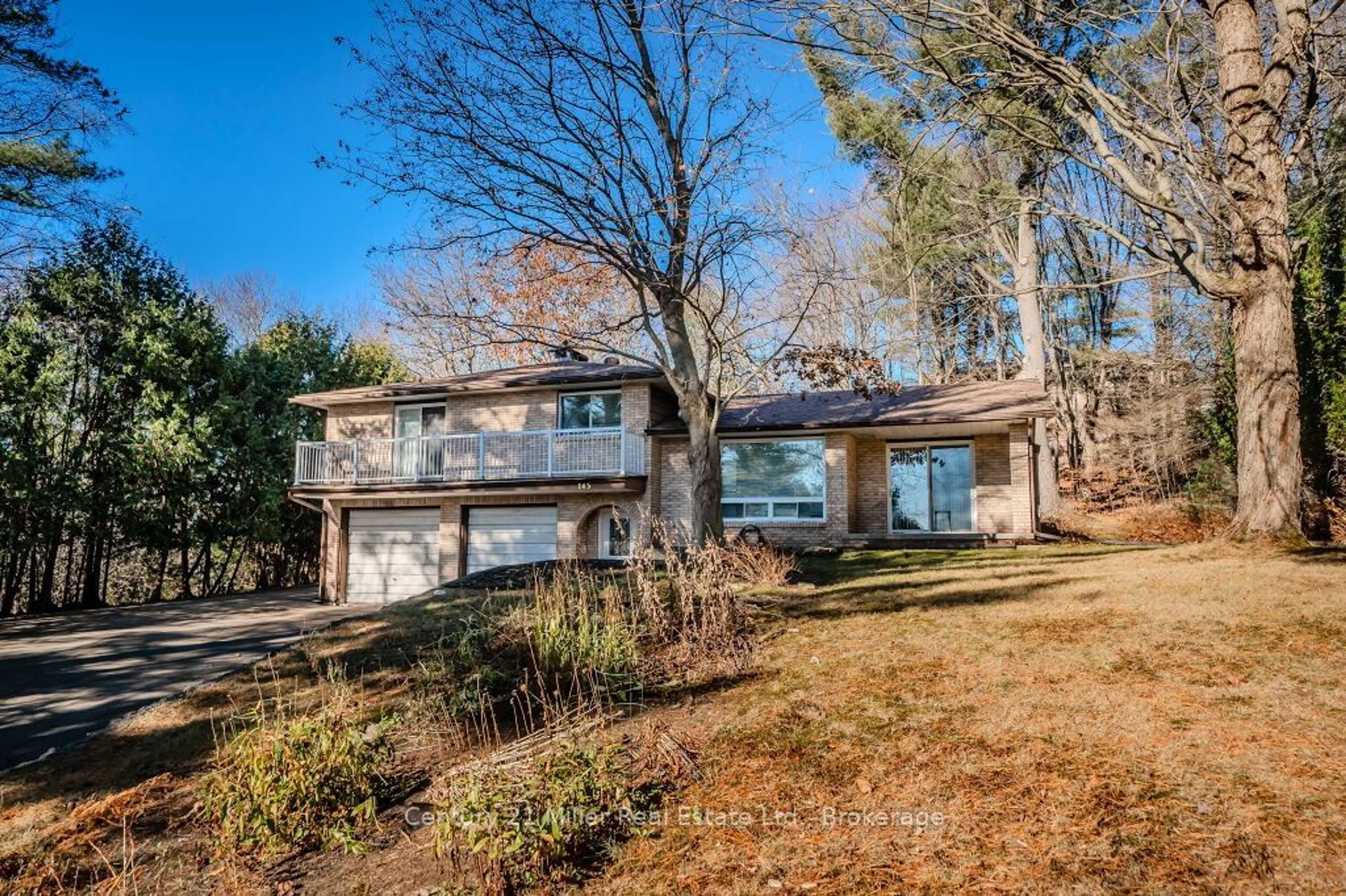 A pic from outside/outdoor area/front of a property/back of a property/a pic from drone, water/lake/river/ocean view for 145 LIDDARD St, Bracebridge Ontario P1L 1M5