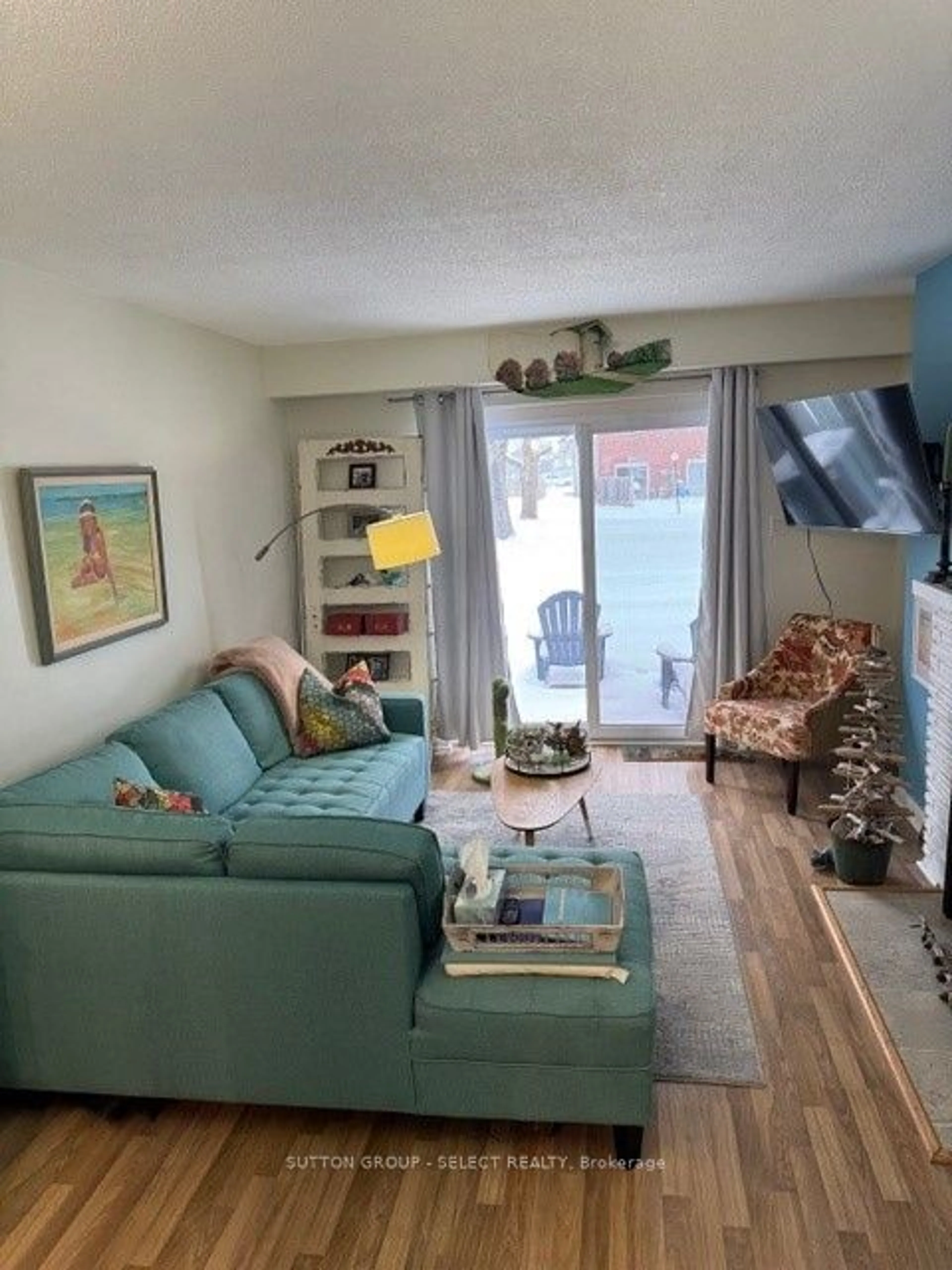 Living room with furniture, unknown for 1090 Kipps Lane #115, London Ontario N5Y 1V4