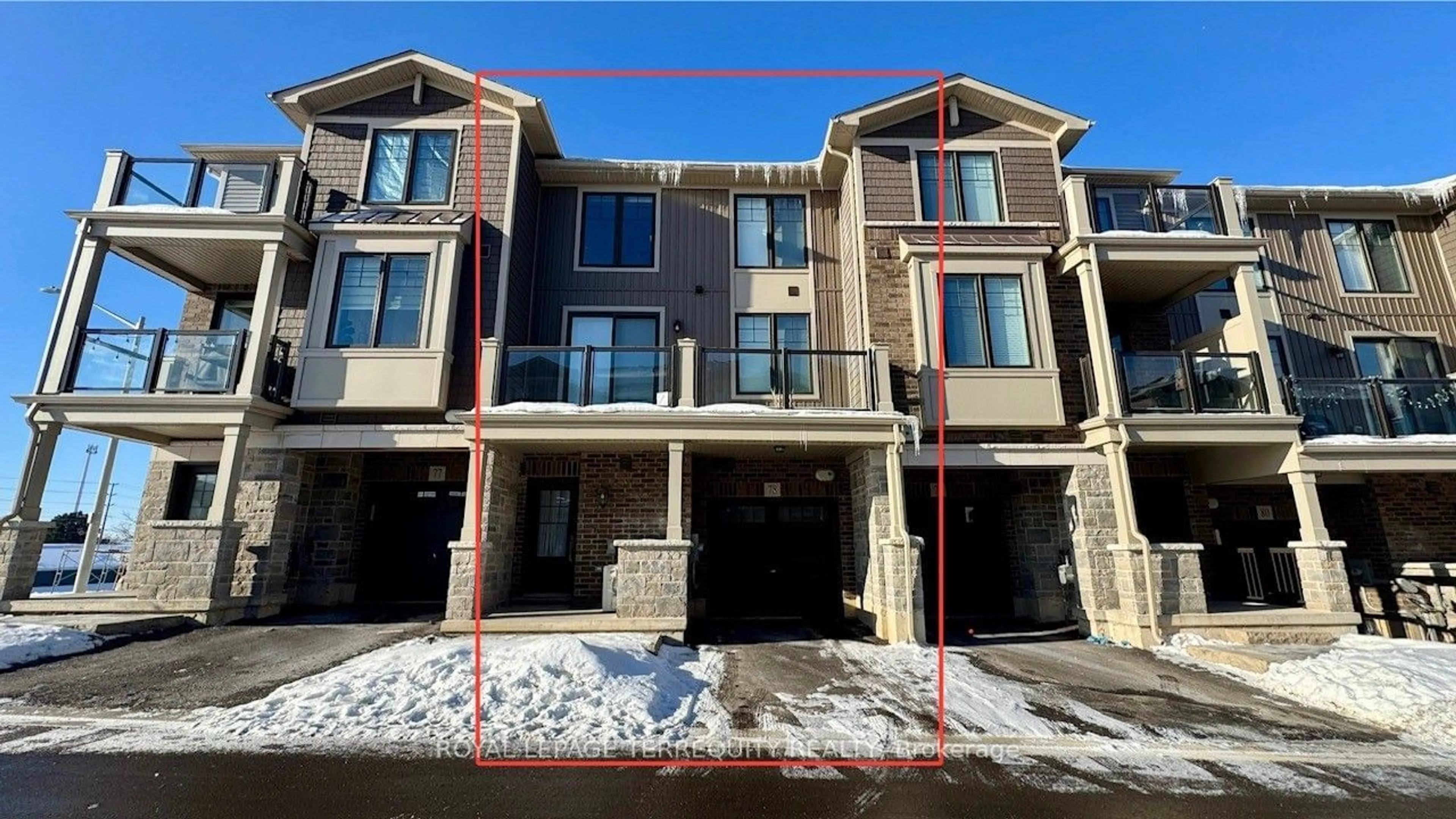 A pic from outside/outdoor area/front of a property/back of a property/a pic from drone, building for 10 Birmingham Dr #78, Cambridge Ontario N1R 0C6