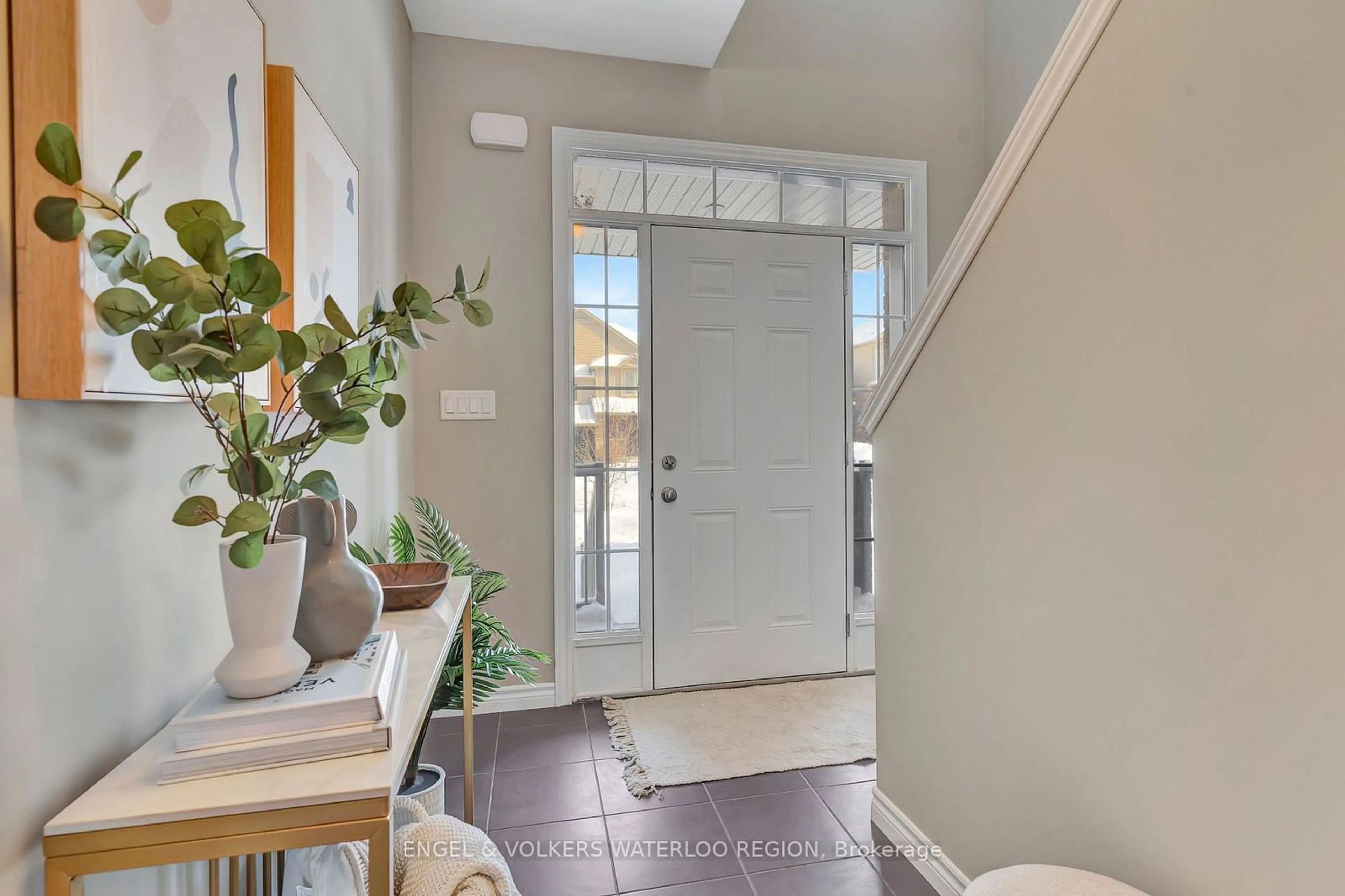 Indoor entryway for 451 Avens St, Waterloo Ontario N2V 0B5