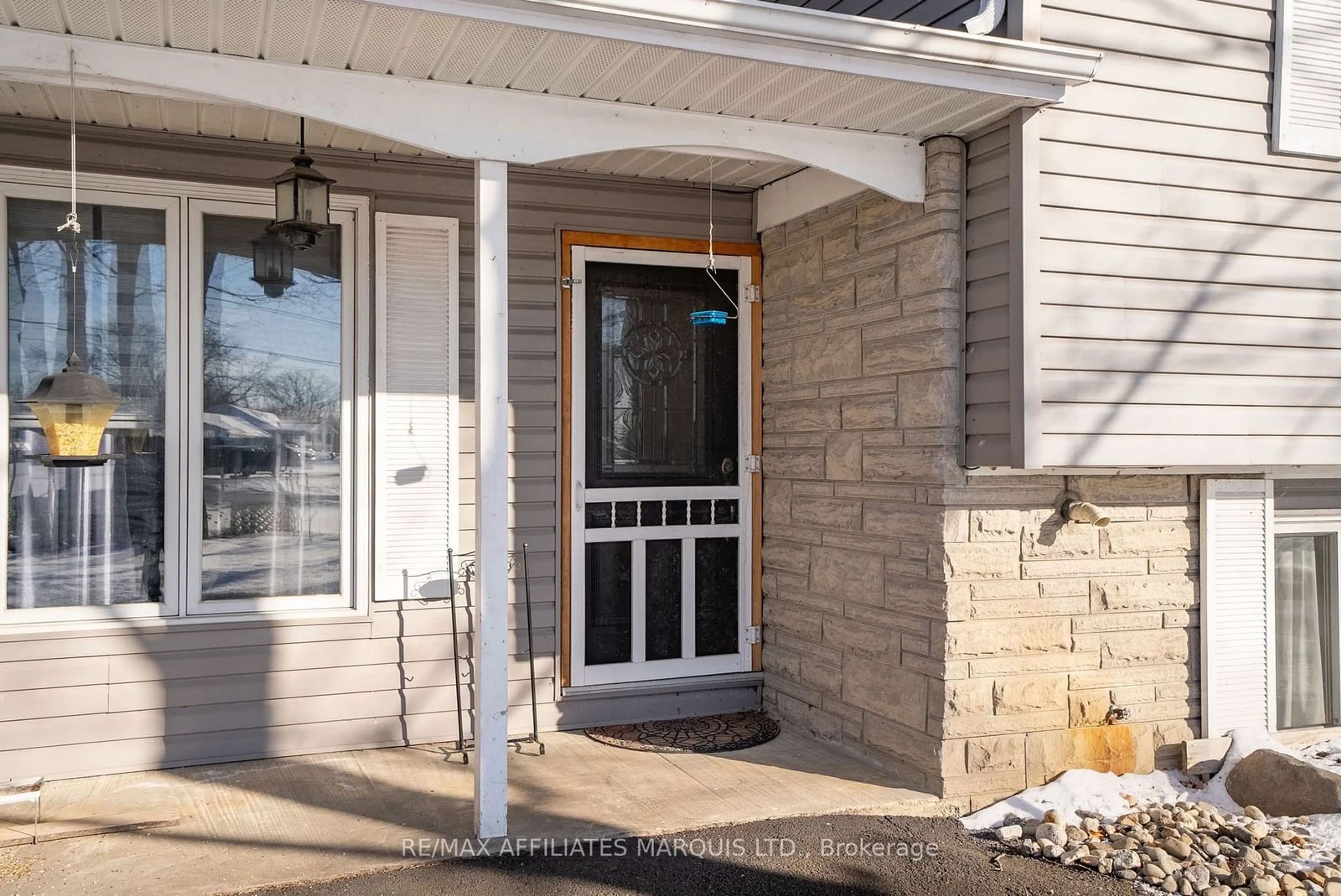 Indoor entryway for 5319 Power Dam Dr, South Stormont Ontario K0C 1P0