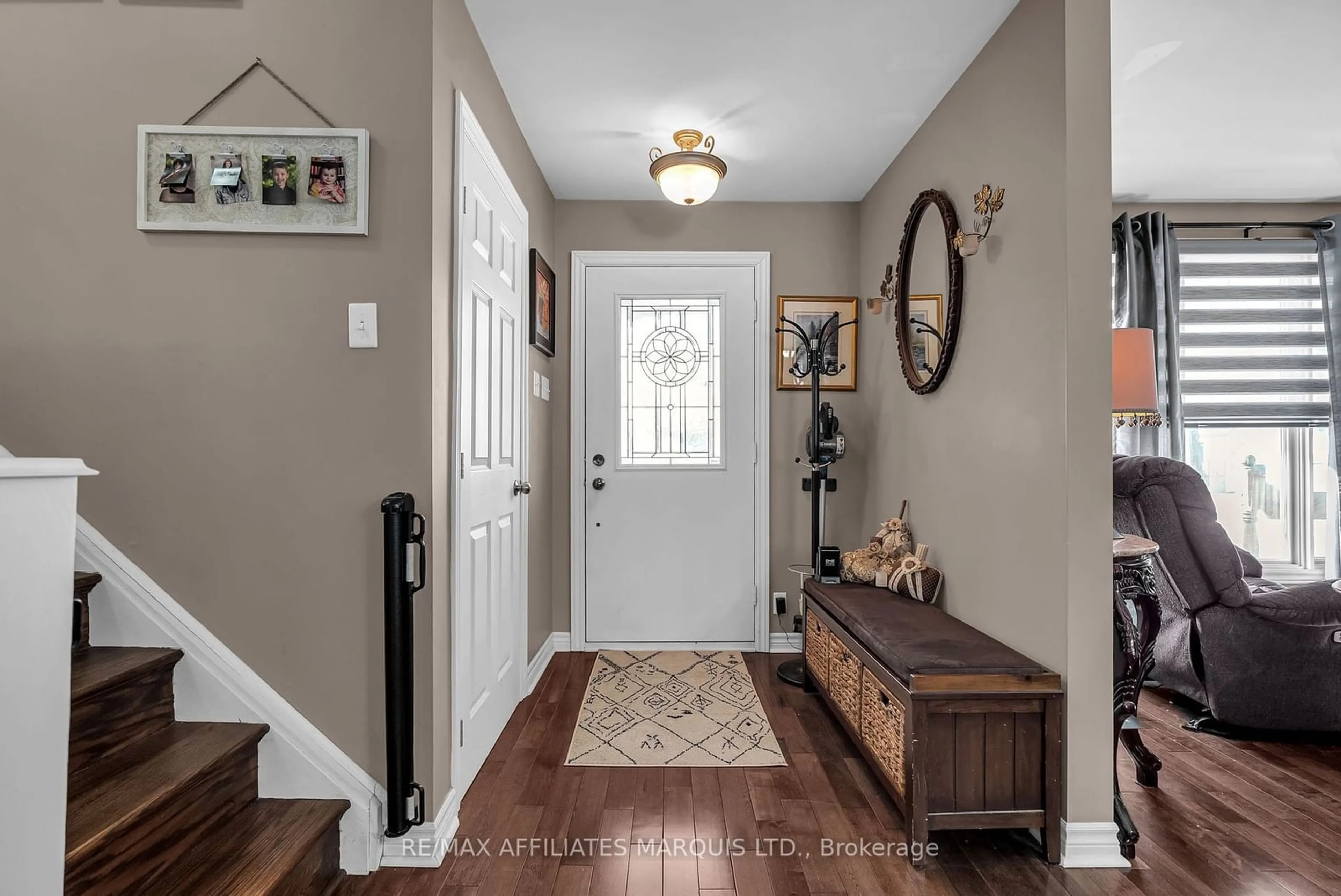 Indoor entryway for 5319 Power Dam Dr, South Stormont Ontario K0C 1P0