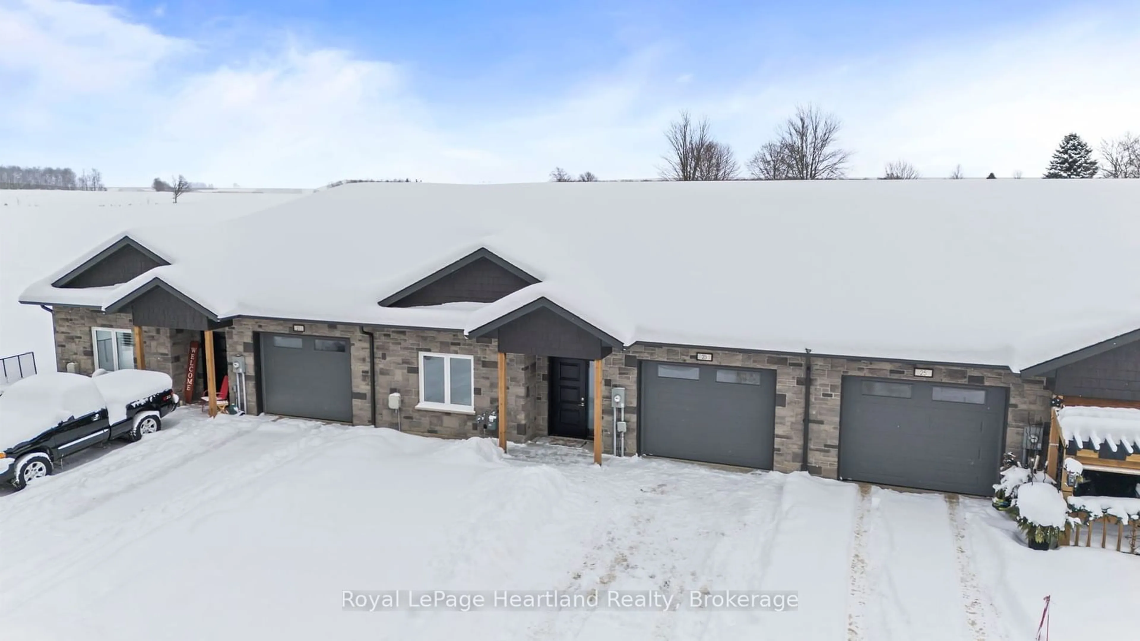 A pic from outside/outdoor area/front of a property/back of a property/a pic from drone, building for 23 Willmar Dr, South Bruce Ontario N0G 1W0