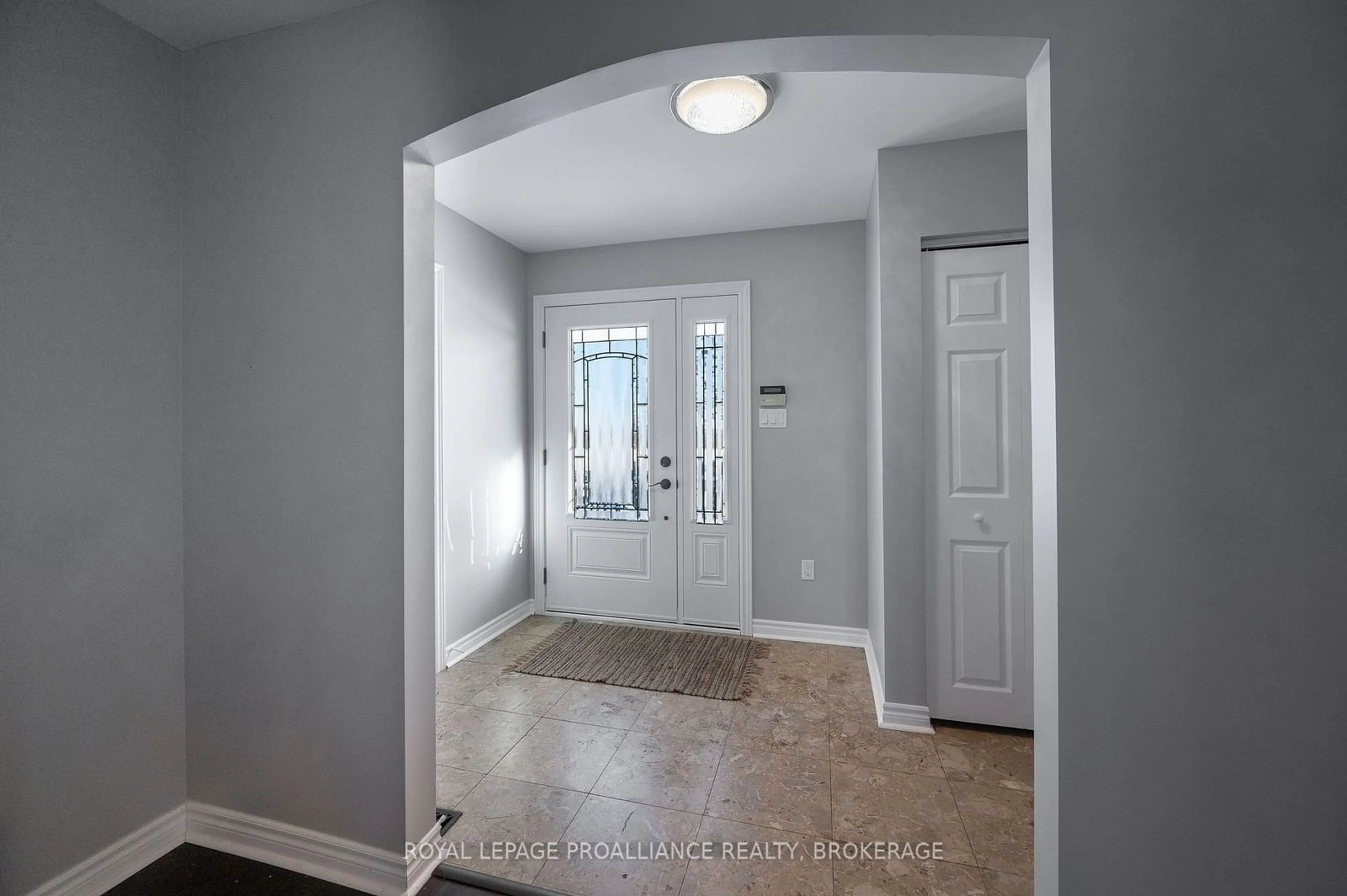 Indoor entryway for 3613 Battersea Rd, South Frontenac Ontario K0H 1X0