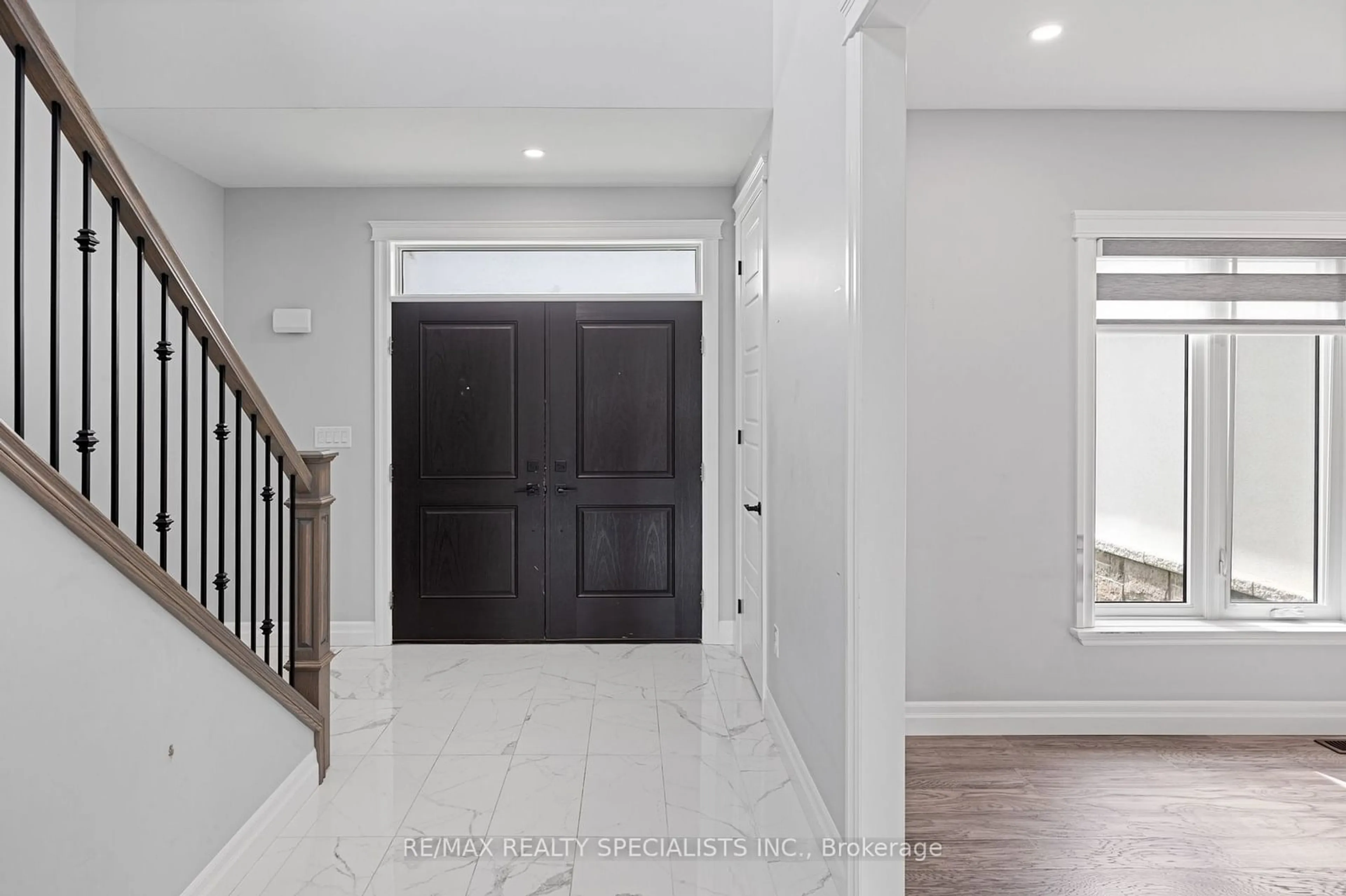 Indoor entryway for 1544 Darfield Rd, Windsor Ontario N8S 0A8