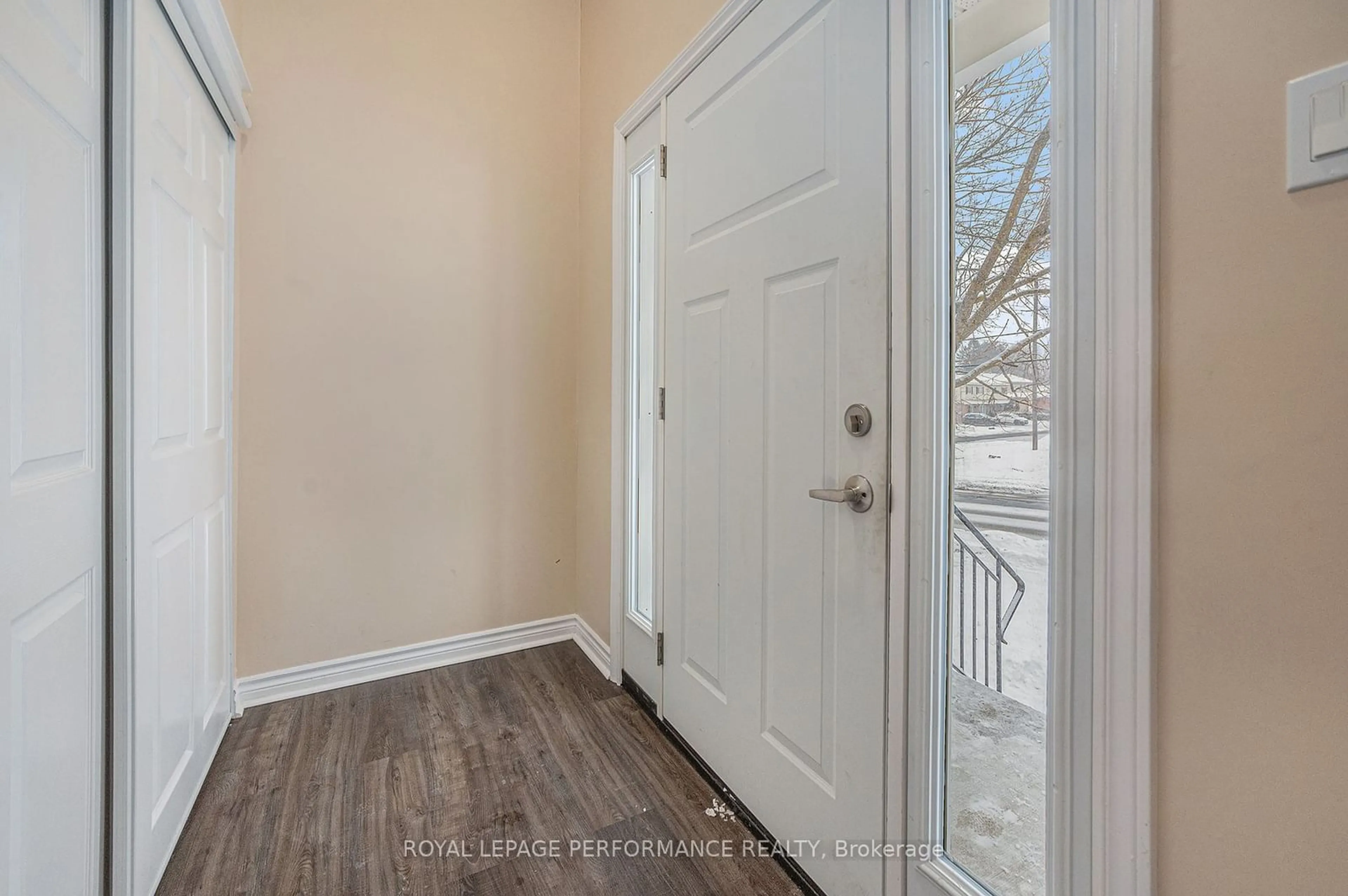 Indoor entryway for 1392 Belcourt Blvd, Orleans - Convent Glen and Area Ontario K1C 1M2