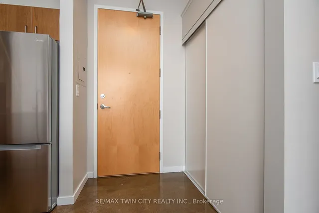 Additional property image - 410 King St Unit 603
