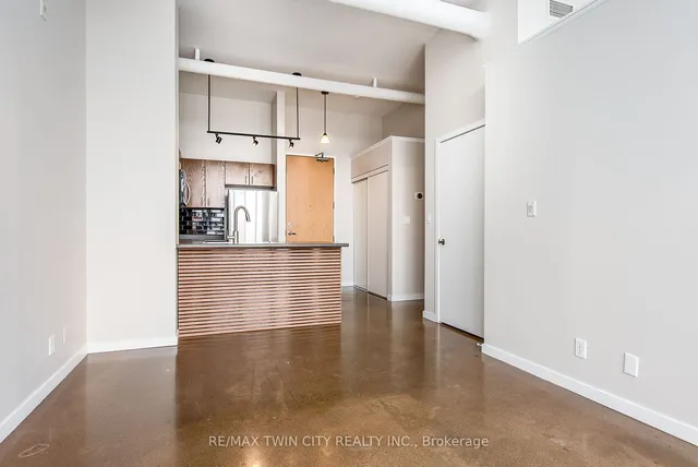 Additional property image - 410 King St Unit 603