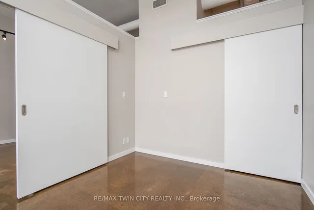 Additional property image - 410 King St Unit 603
