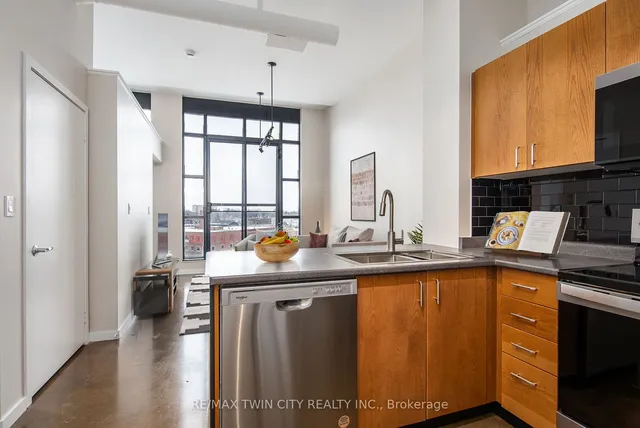 Additional property image - 410 King St Unit 603