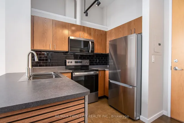 Additional property image - 410 King St Unit 603